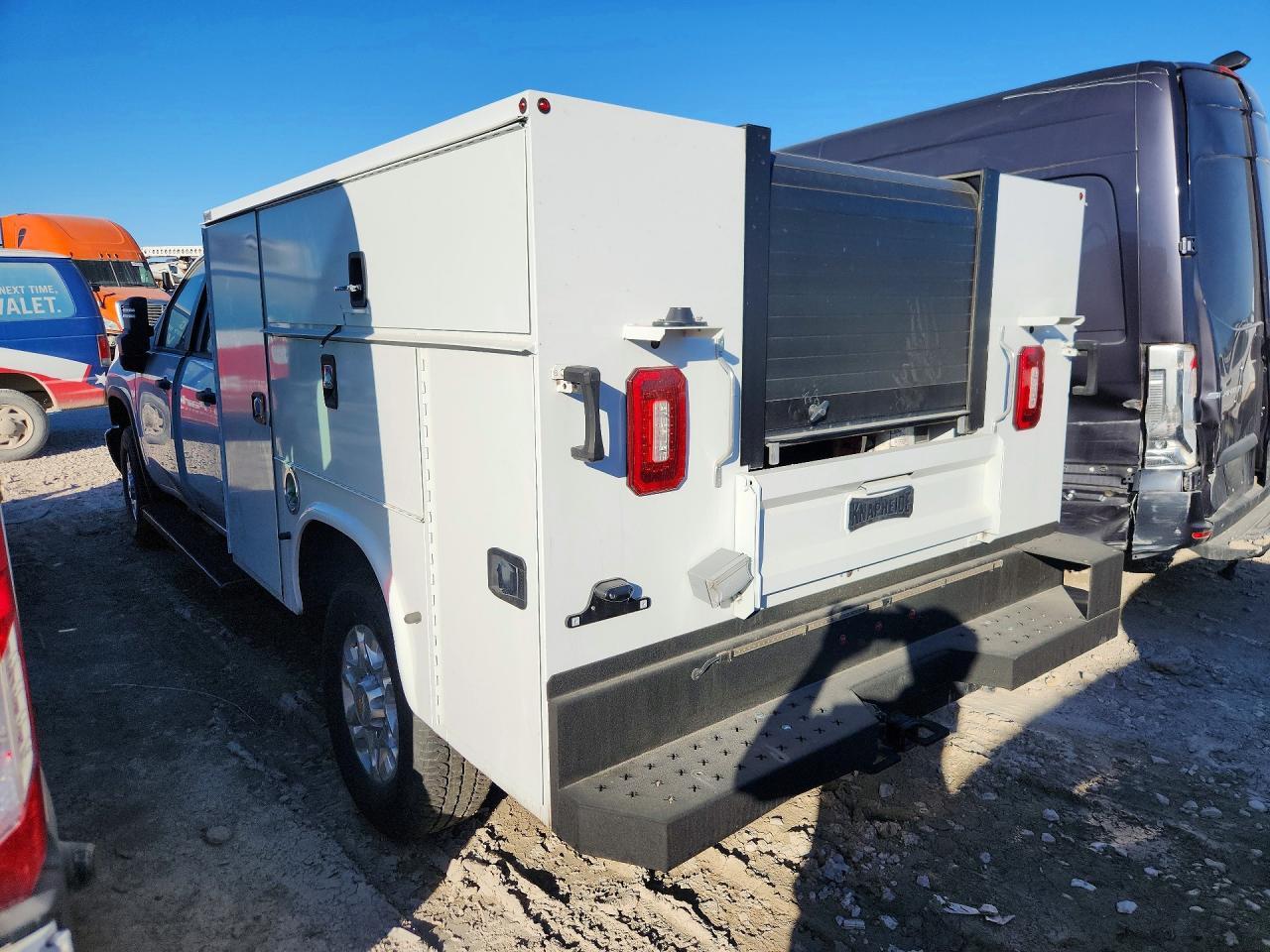 2024 Chevrolet Silverado K3500 - Фото 2