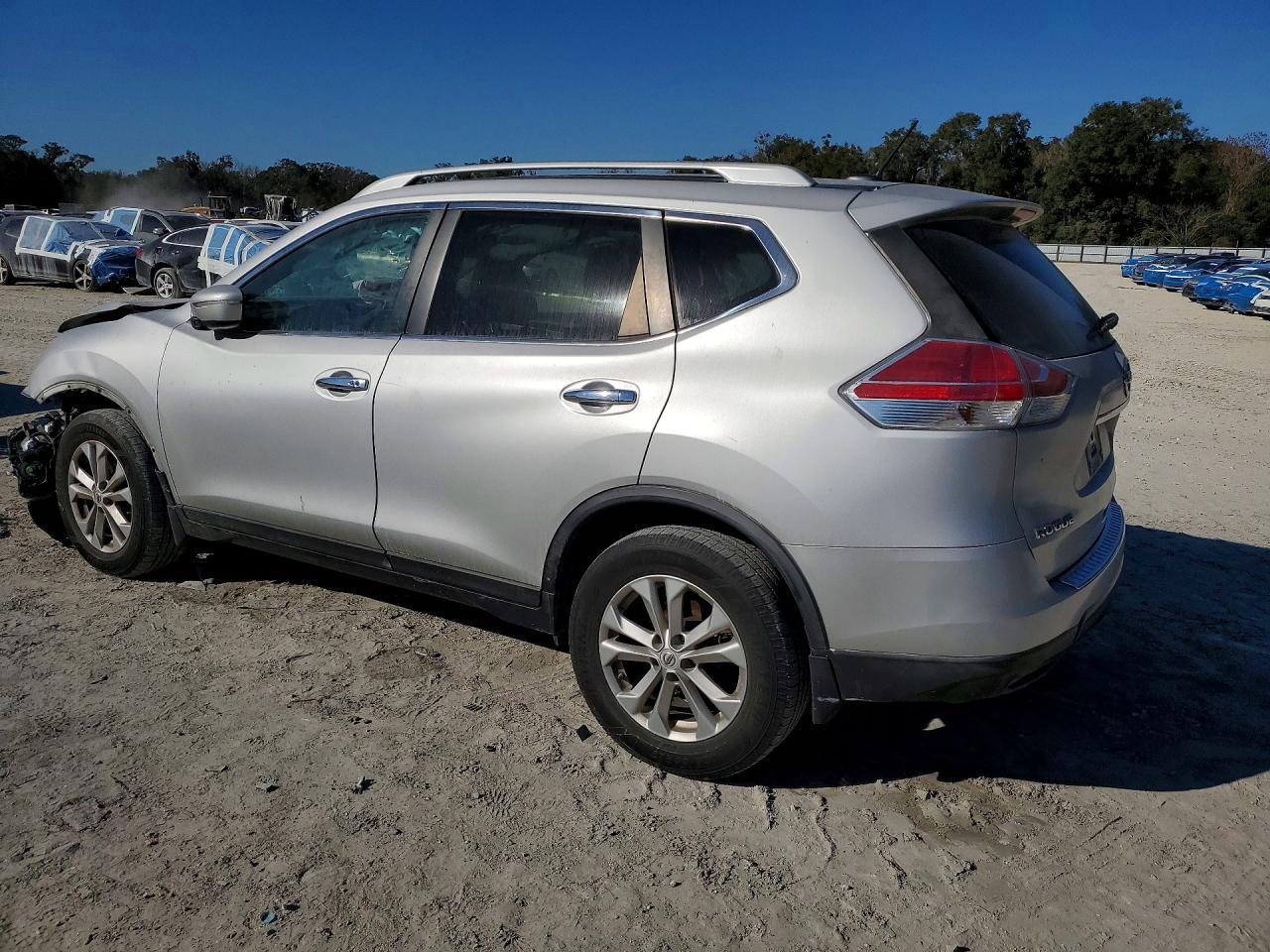 2015 Nissan Rogue S - Фото 2