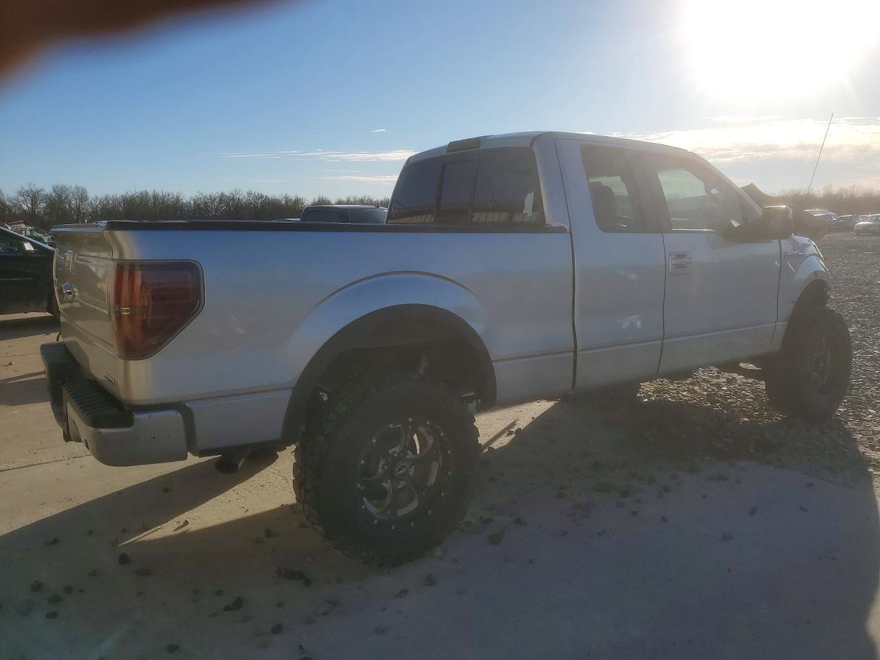 2012 Ford F150 Super Cab - Image 3