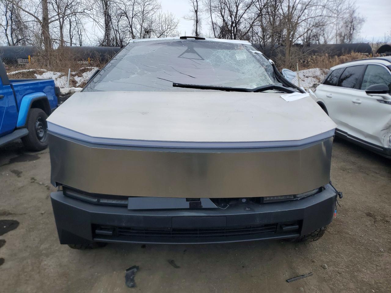 2025 Tesla Cybertruck - Image 5