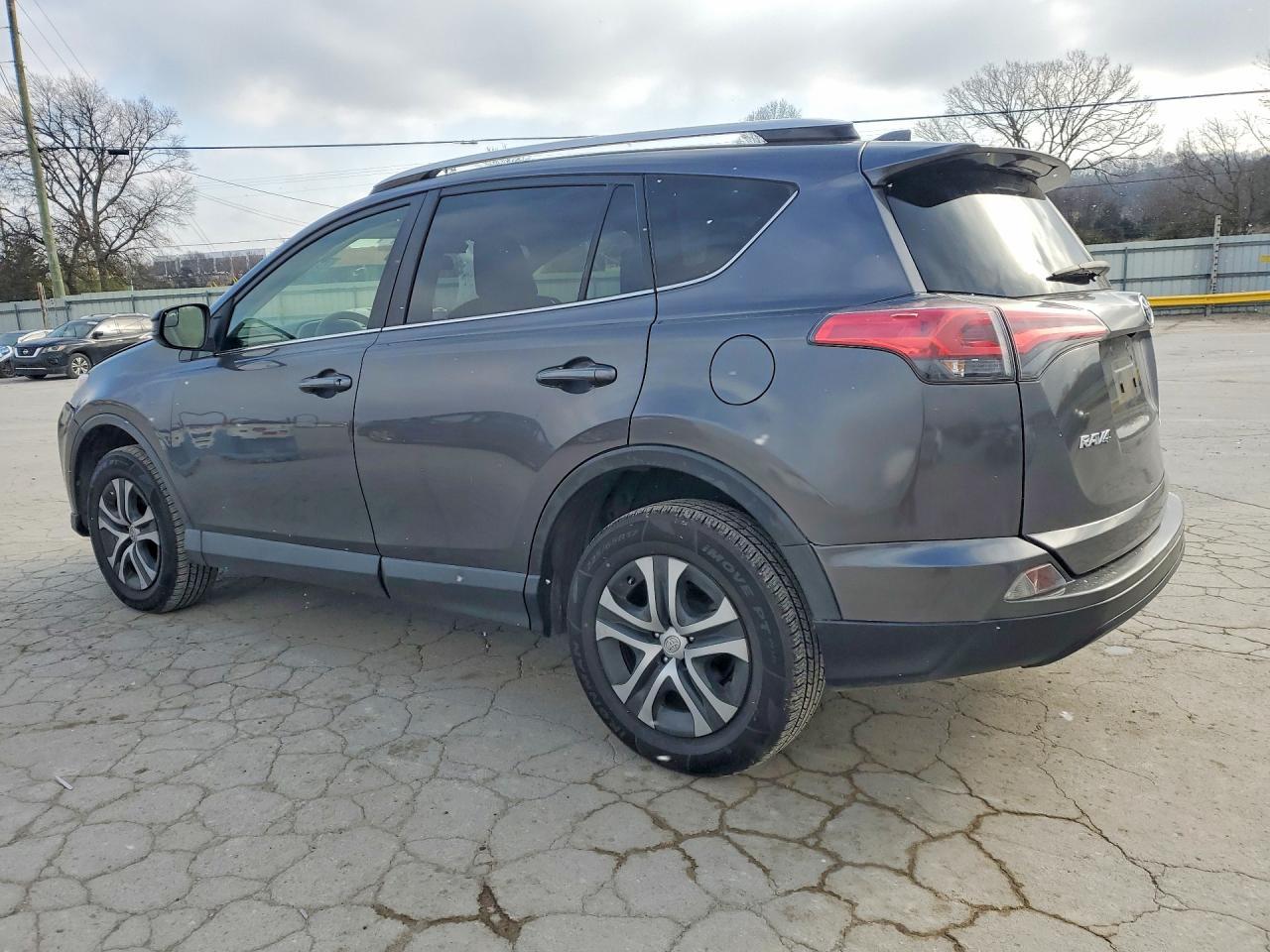2017 Toyota Rav4 Le - Фото 2