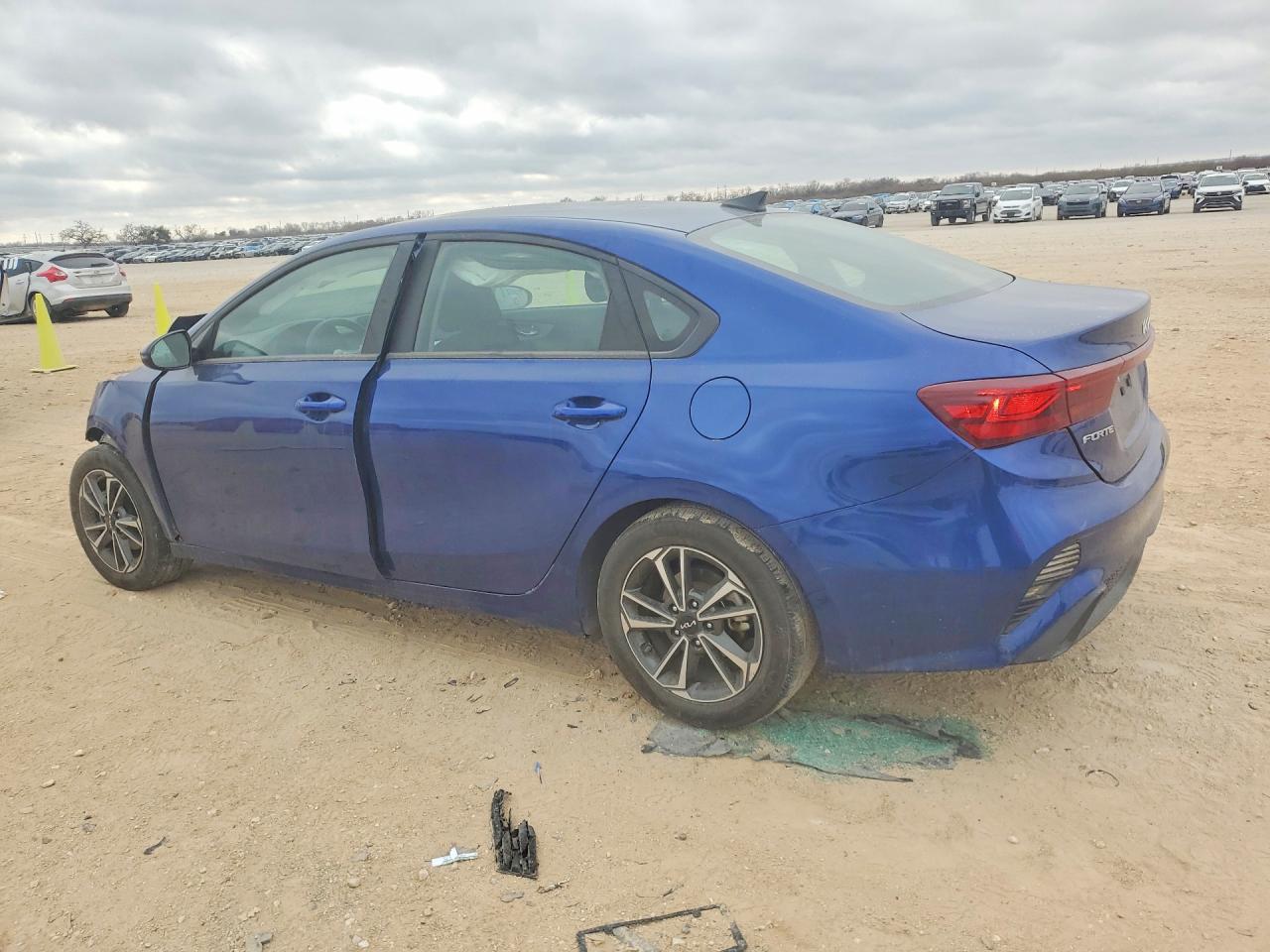 2023 Kia Forte Lx - Image 2