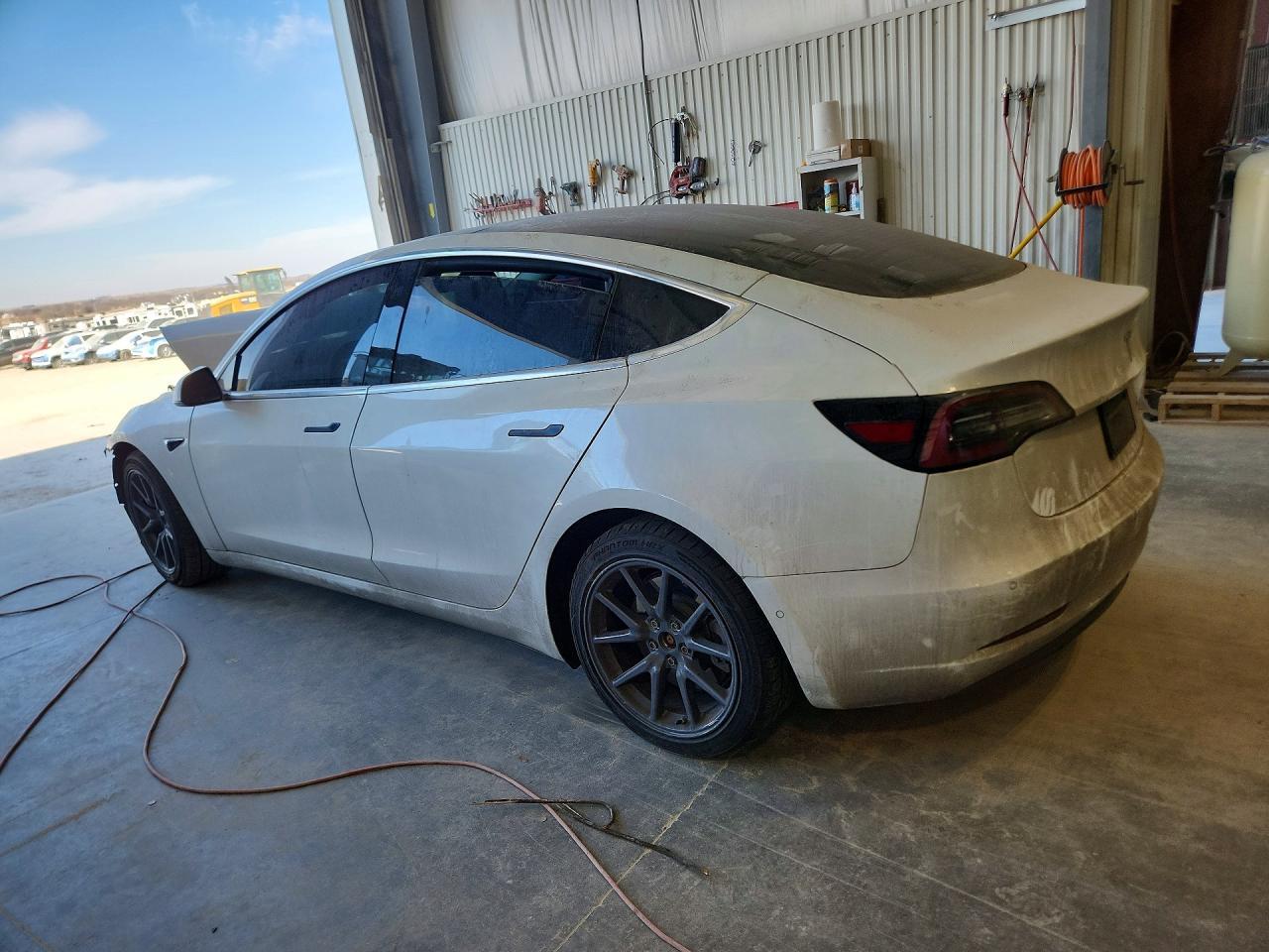 2020 Tesla Model 3 - Фото 2