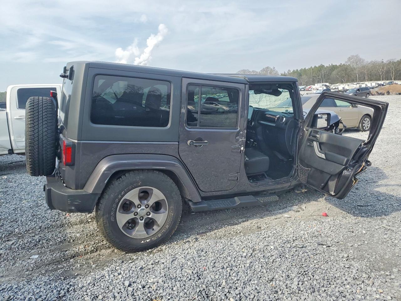 2016 Jeep Wrangler Unlimited Sahara - Фото 3