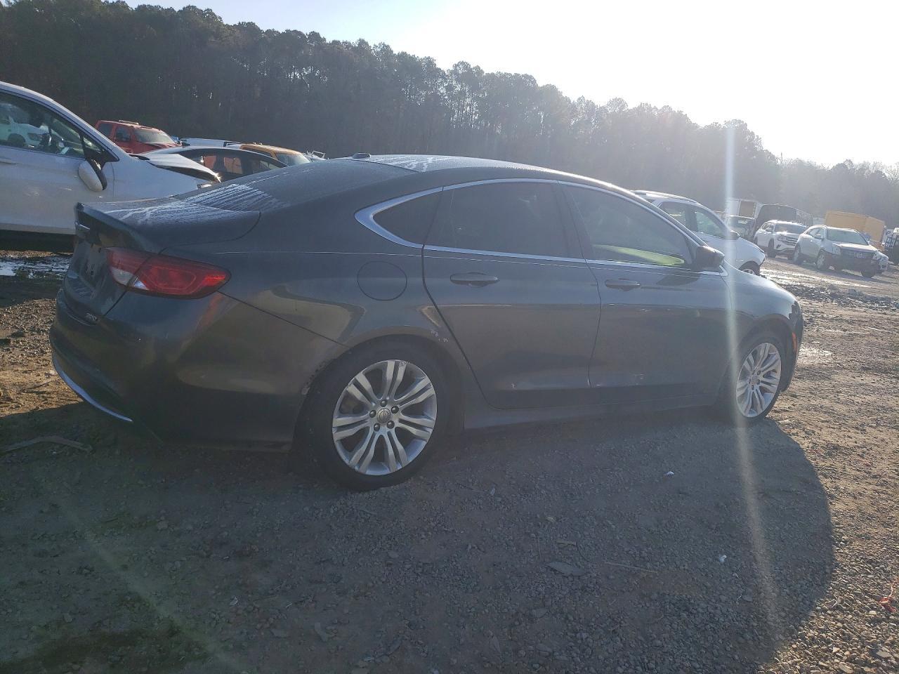 2016 Chrysler 200 Limited - Image 3