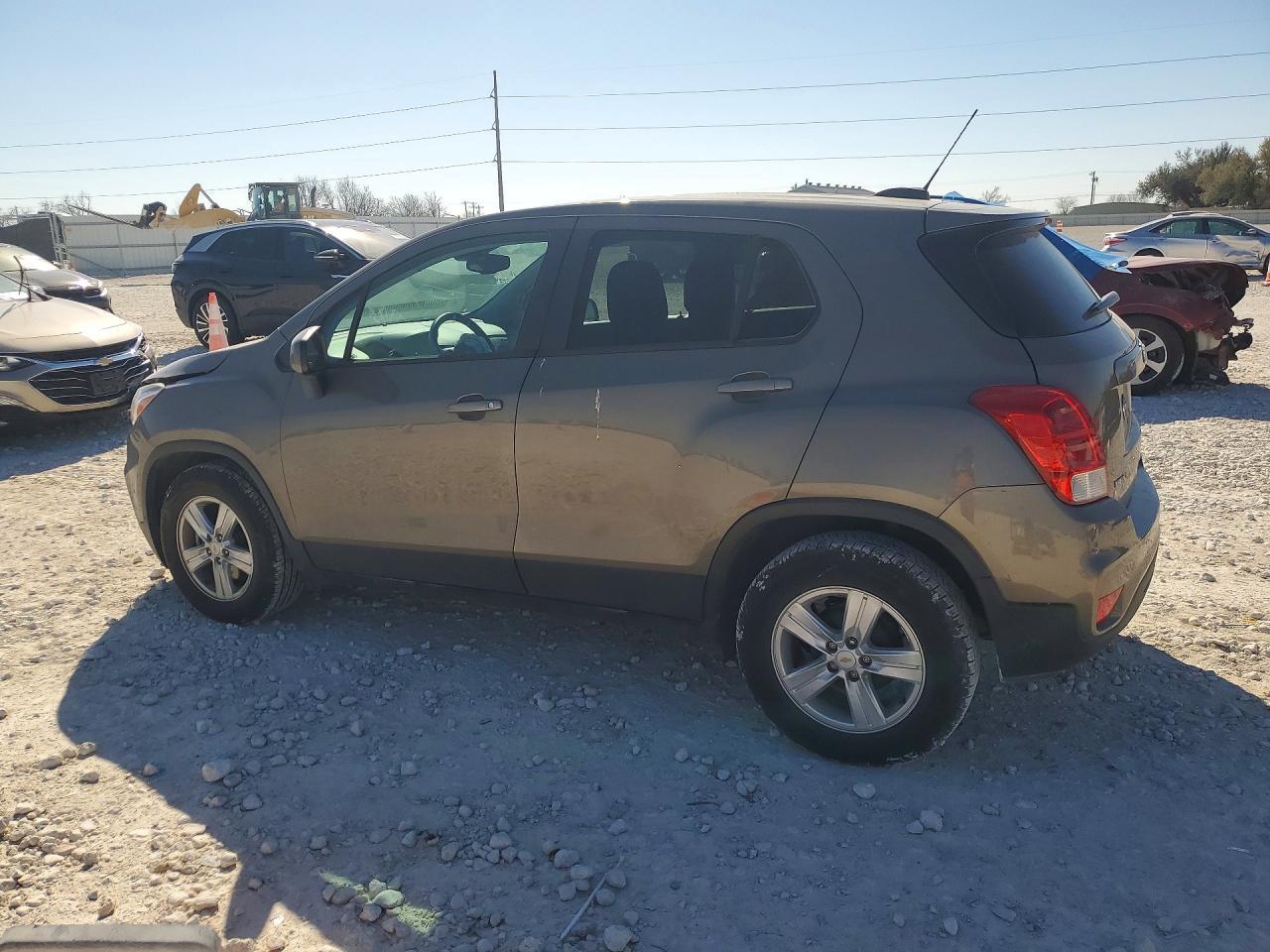 2020 Chevrolet Trax Ls - Фото 2