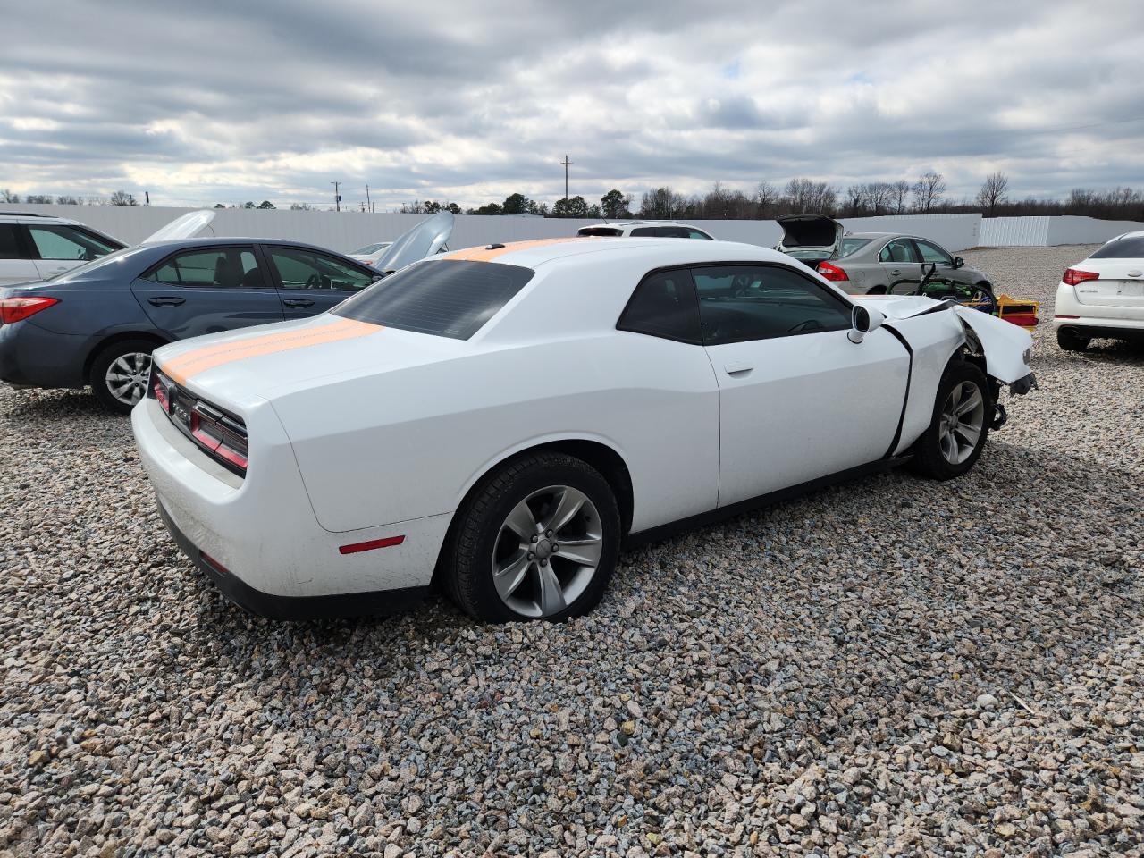 2016 Dodge Challenger Sxt - Фото 3