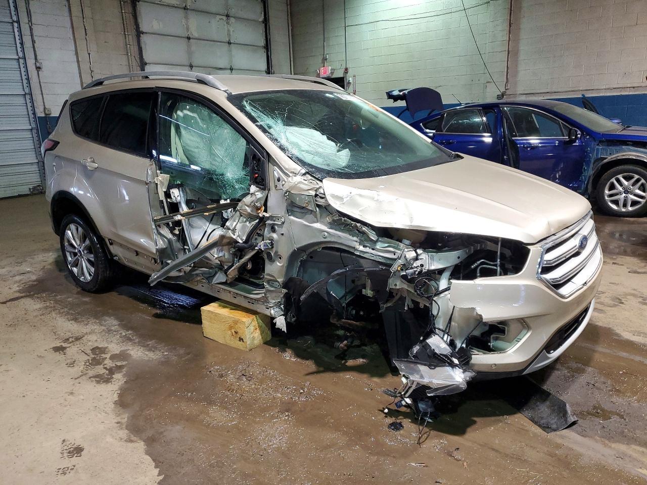 2018 Ford Escape Titanium - Image 4