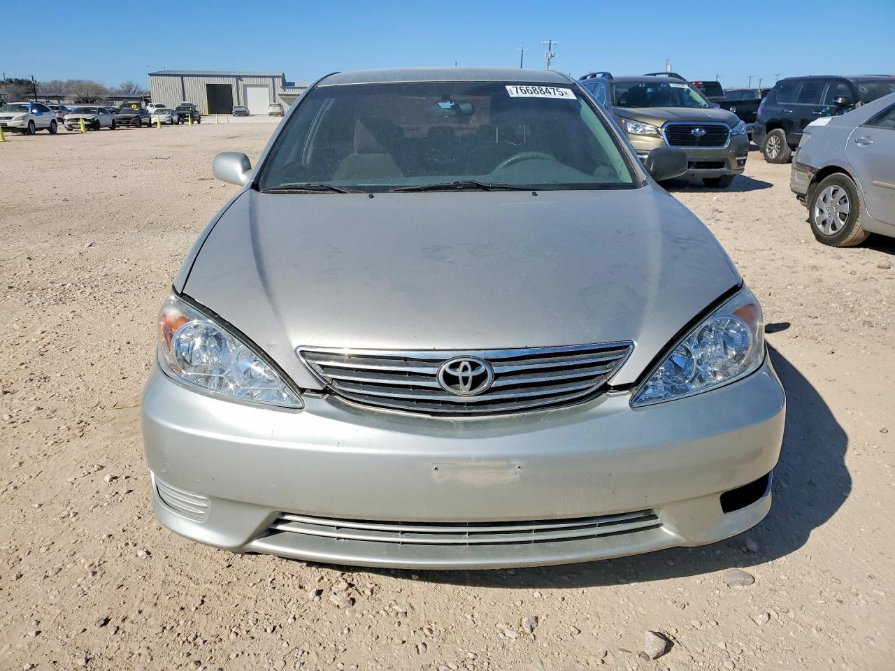 2005 Toyota Camry Le - Image 5