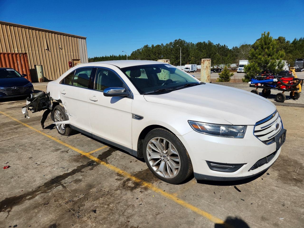 2015 Ford Taurus - Фото 4