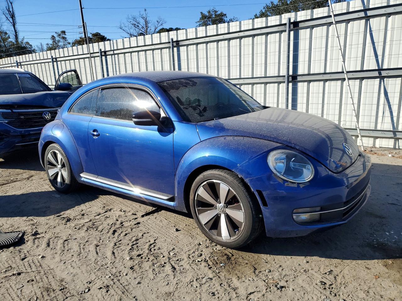 2012 Volkswagen Beetle Turbo - Фото 4