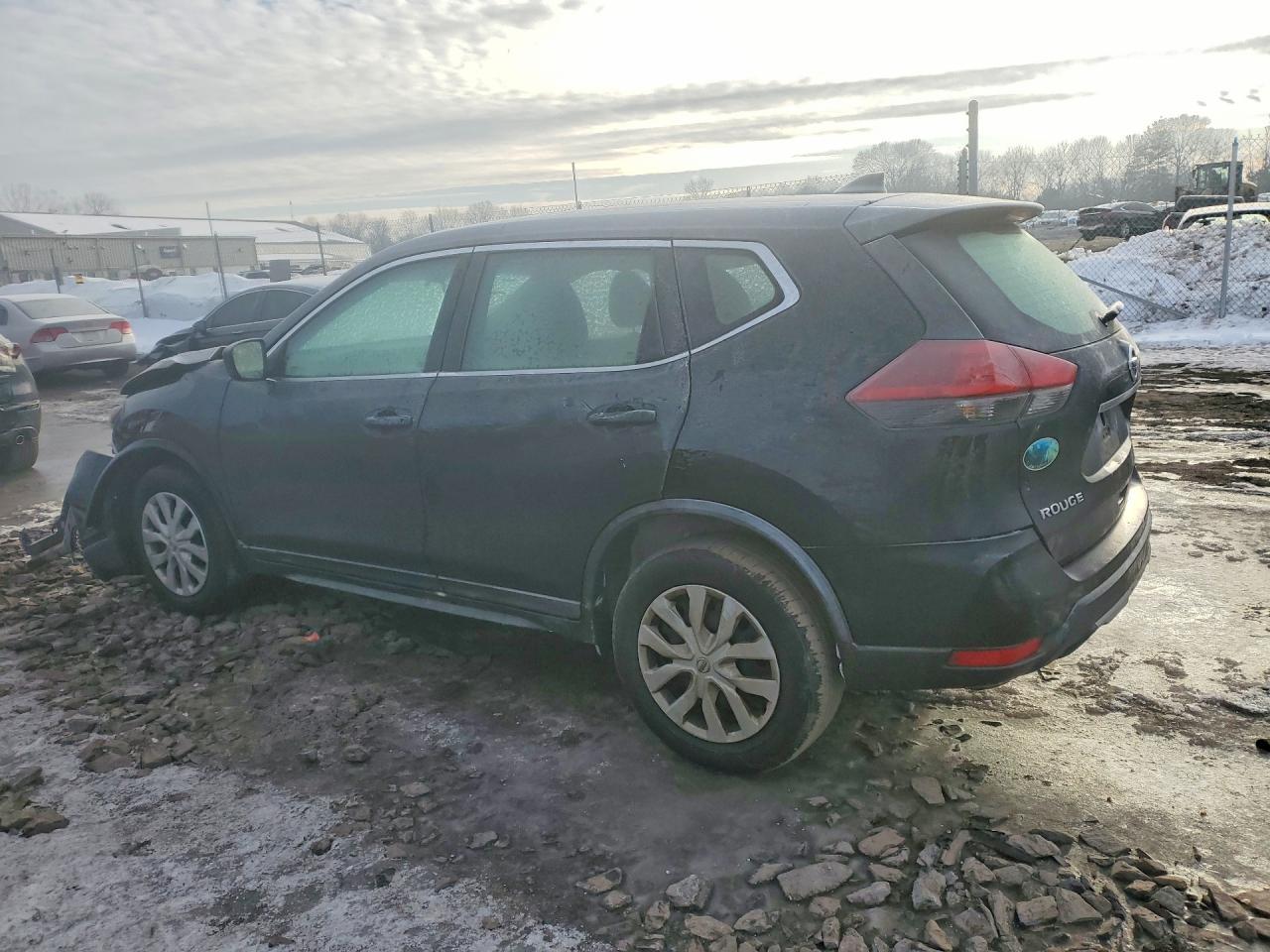 2018 Nissan Rogue S - Фото 2