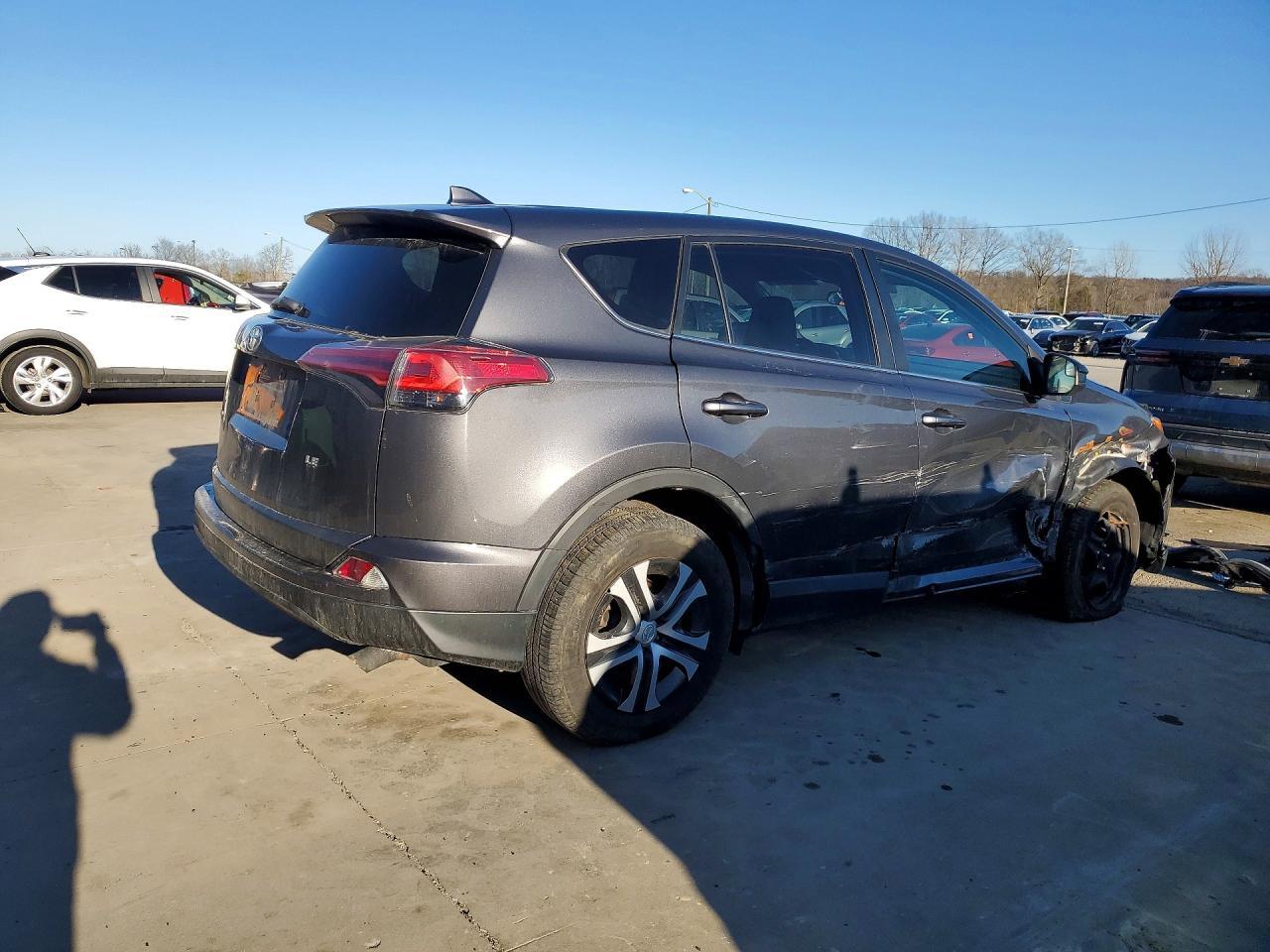 2018 Toyota Rav4 Le - Image 3