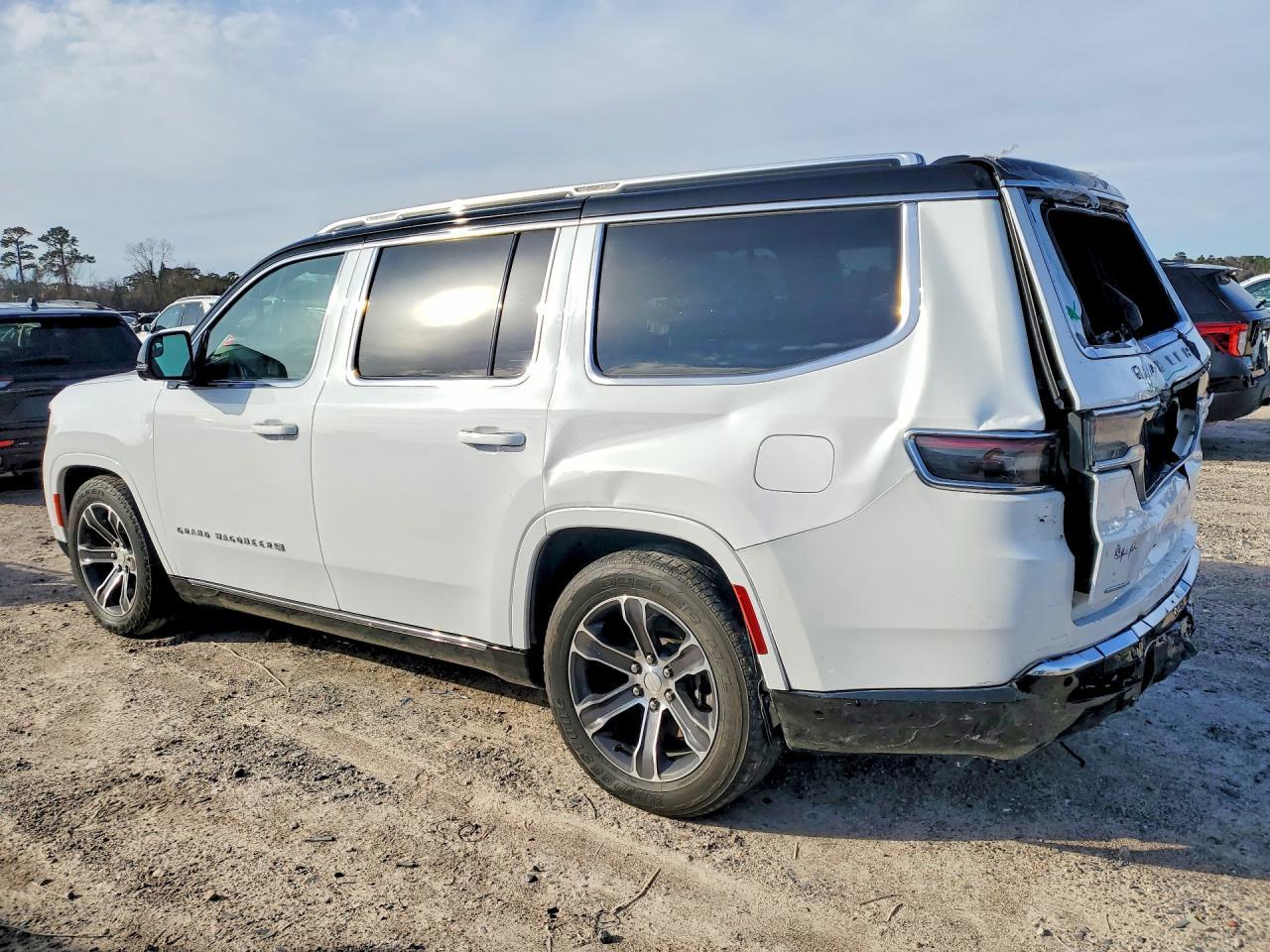 2023 Jeep Grand Wagoneer Series I - Фото 2