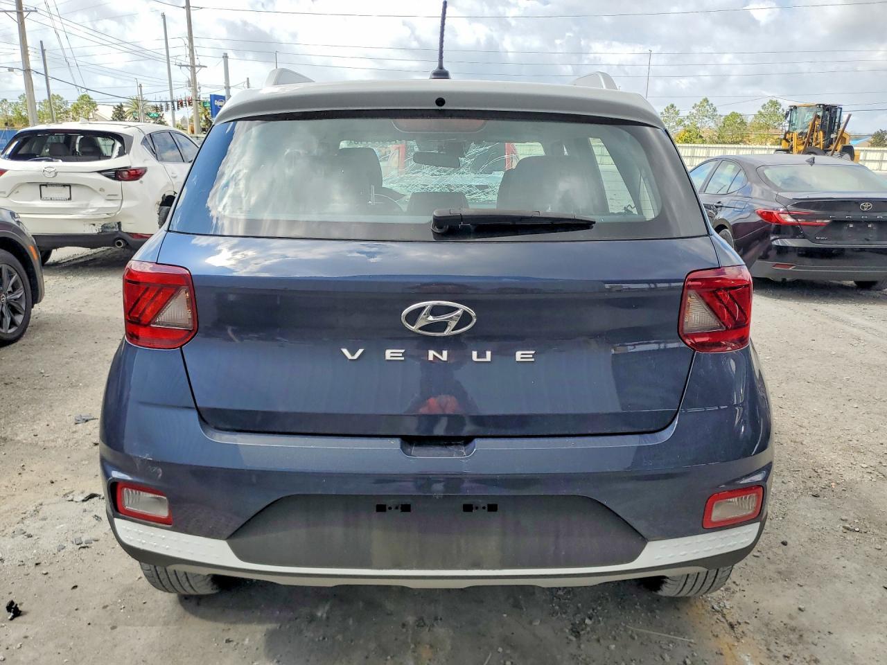 2024 Hyundai Venue Limited - Фото 6