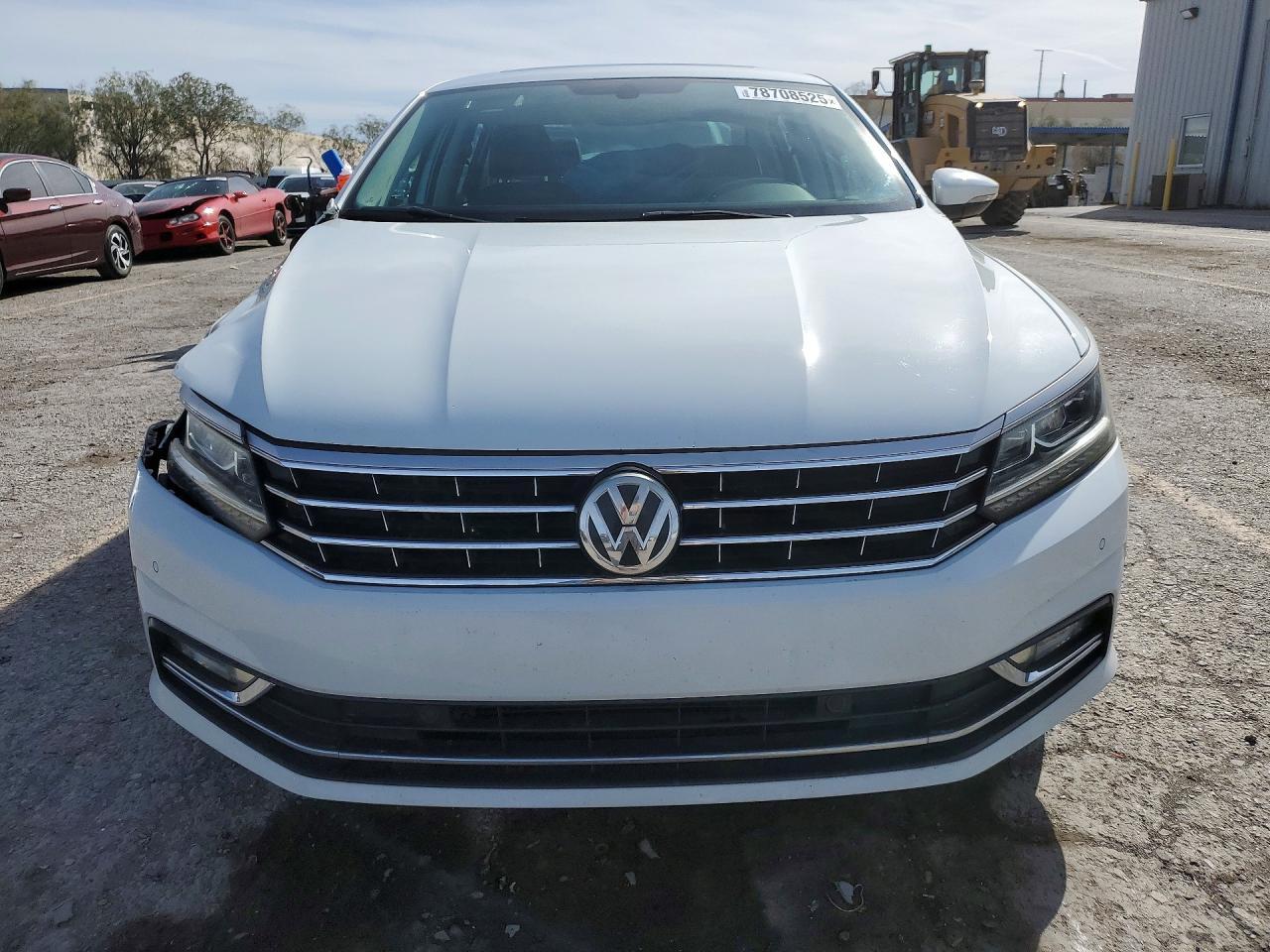 2017 Volkswagen Passat Se - Image 5