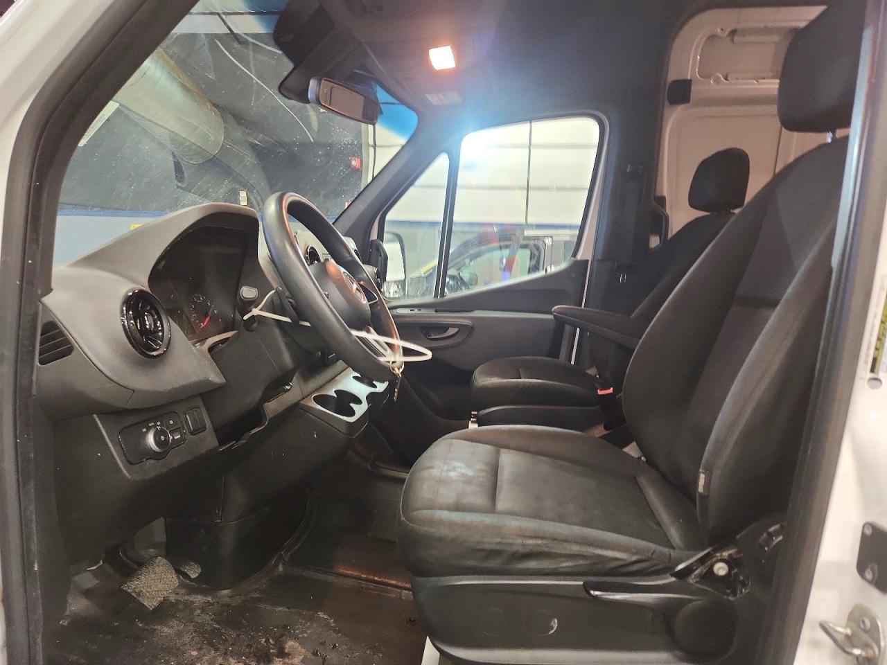 2021 Mercedes-Benz Sprinter 2500 - Фото 7