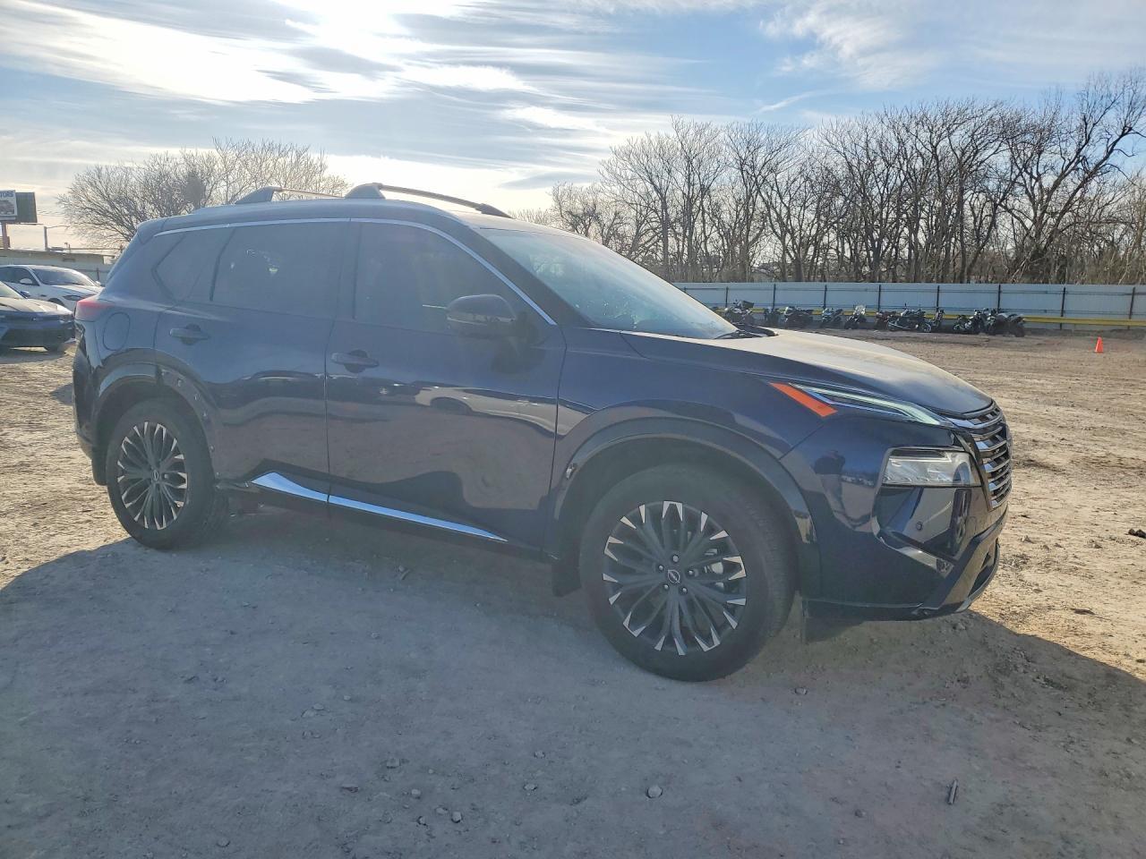 2025 Nissan Rogue Platinum - Фото 4
