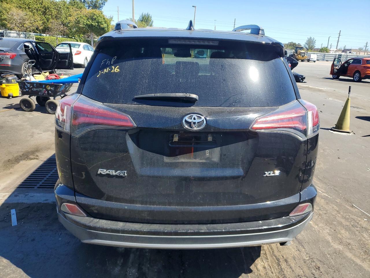 2018 Toyota Rav4 Adventure - Фото 6