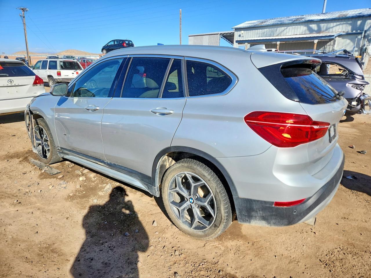 2017 BMW X1 xDrive28I - Фото 2