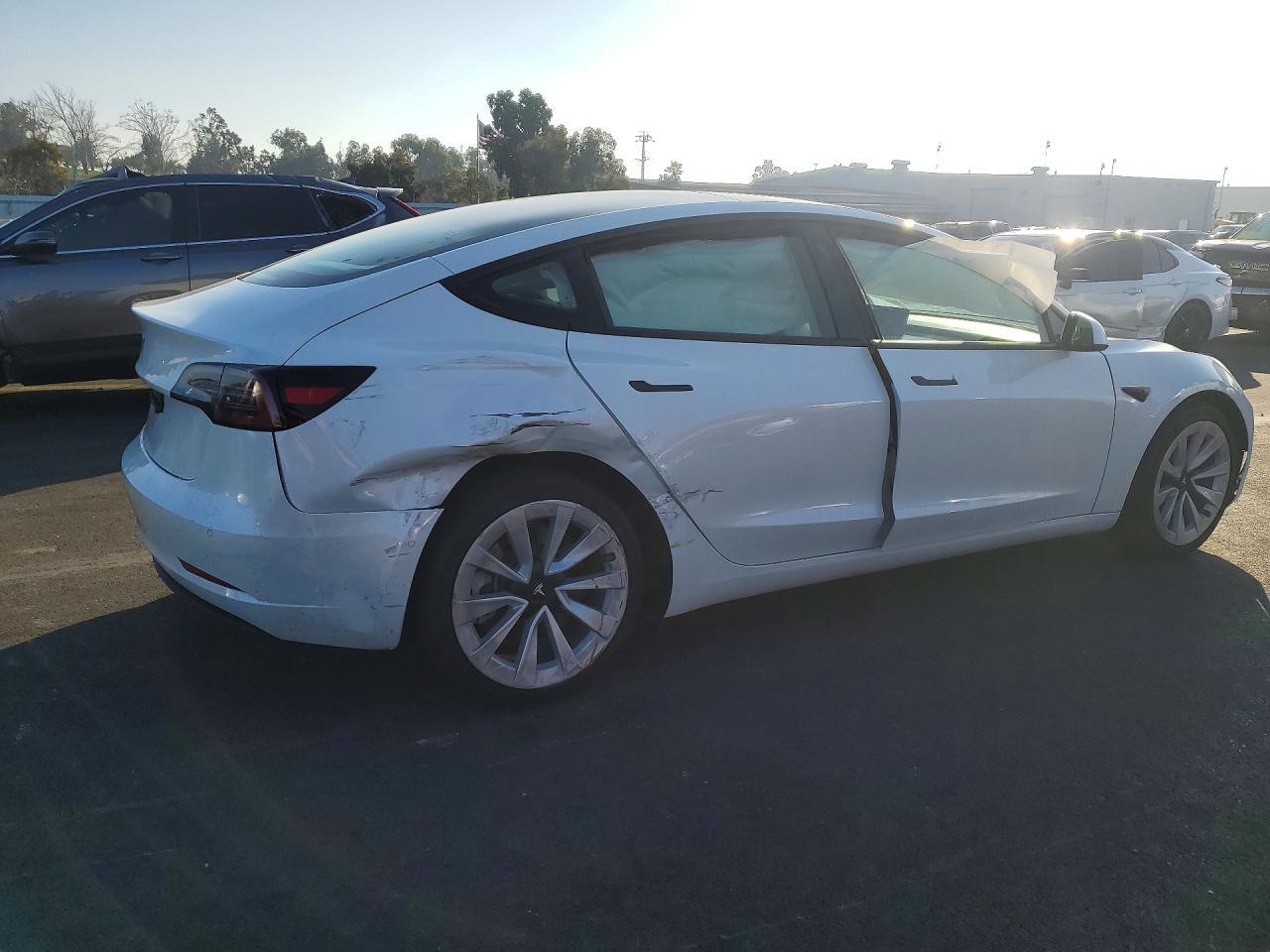 2022 Tesla Model 3 - Image 3