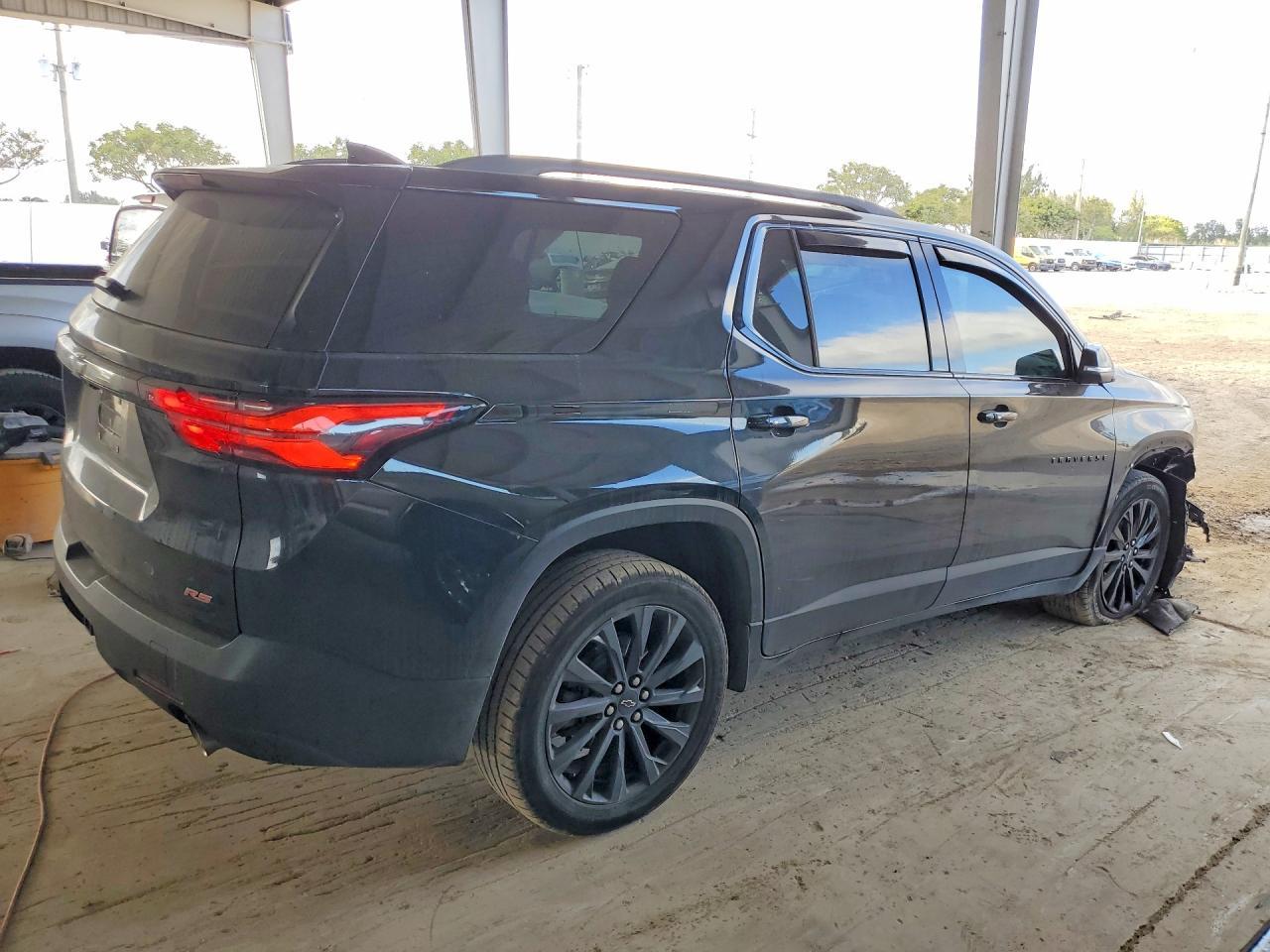 2023 Chevrolet Traverse Rs - Фото 3