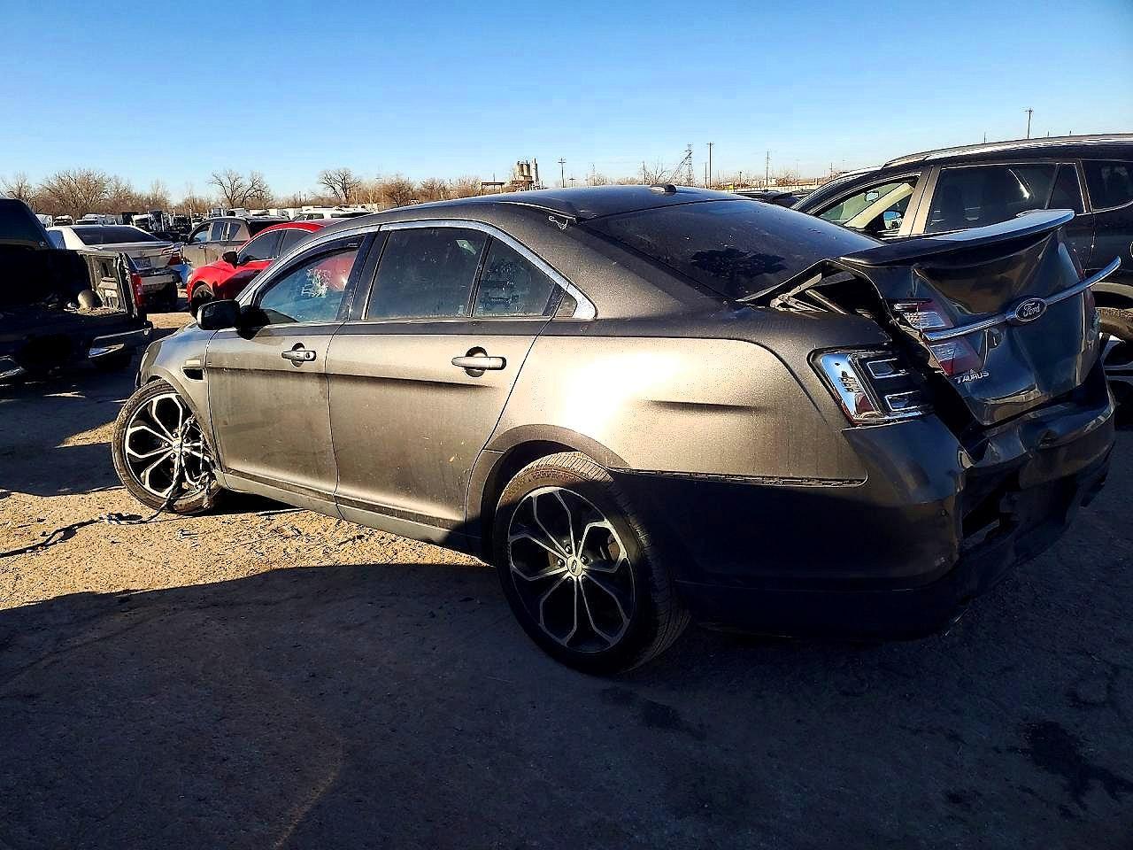 2016 Ford Taurus Sho - Фото 2