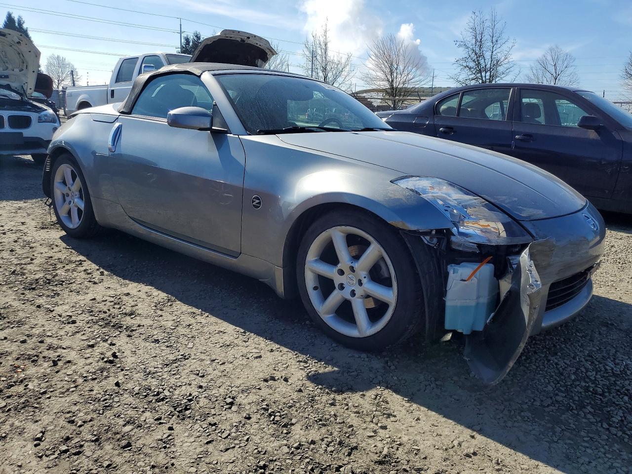 2004 Nissan 350Z Touring - Image 4