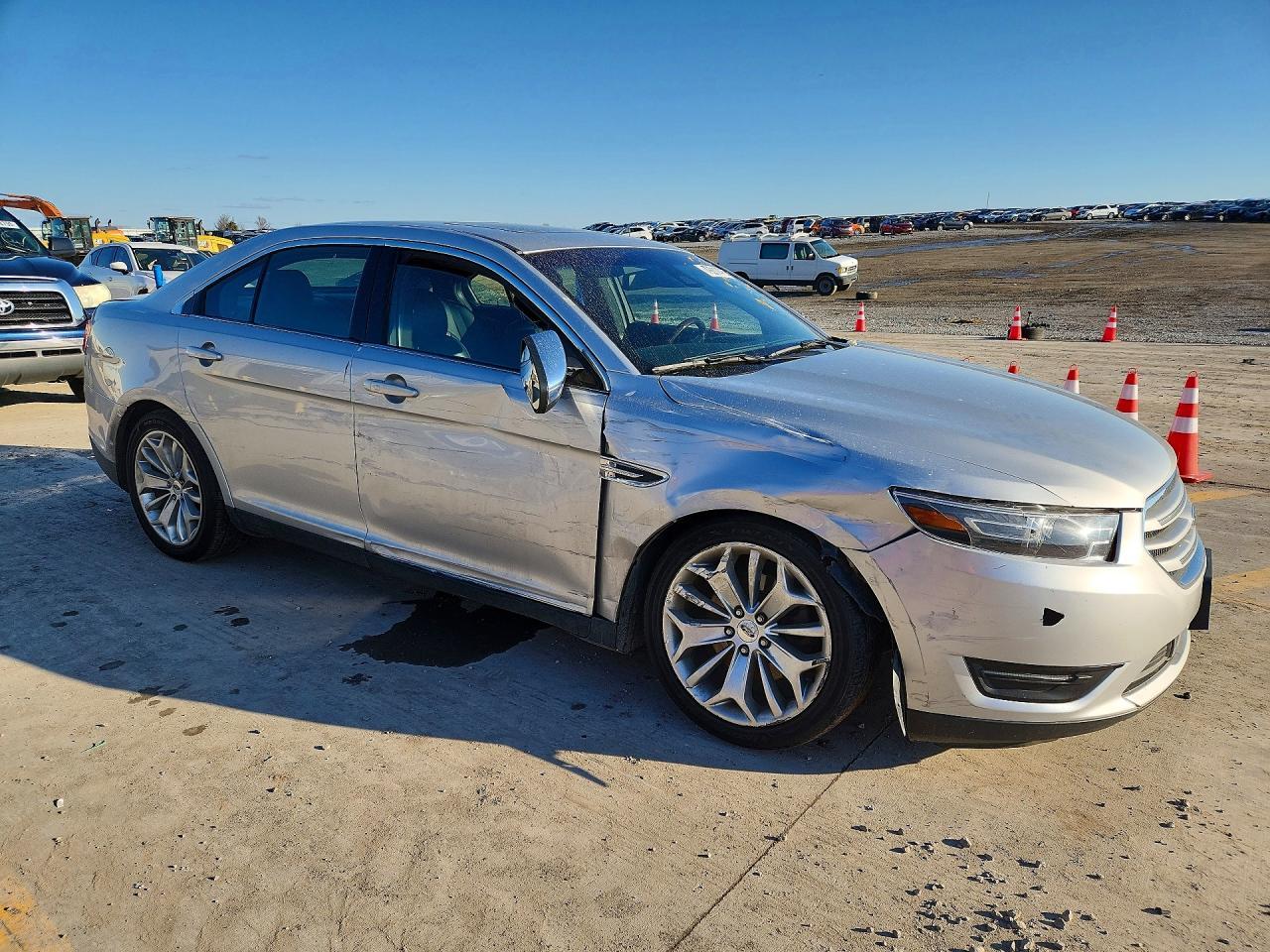 2018 Ford Taurus Limited - Image 4