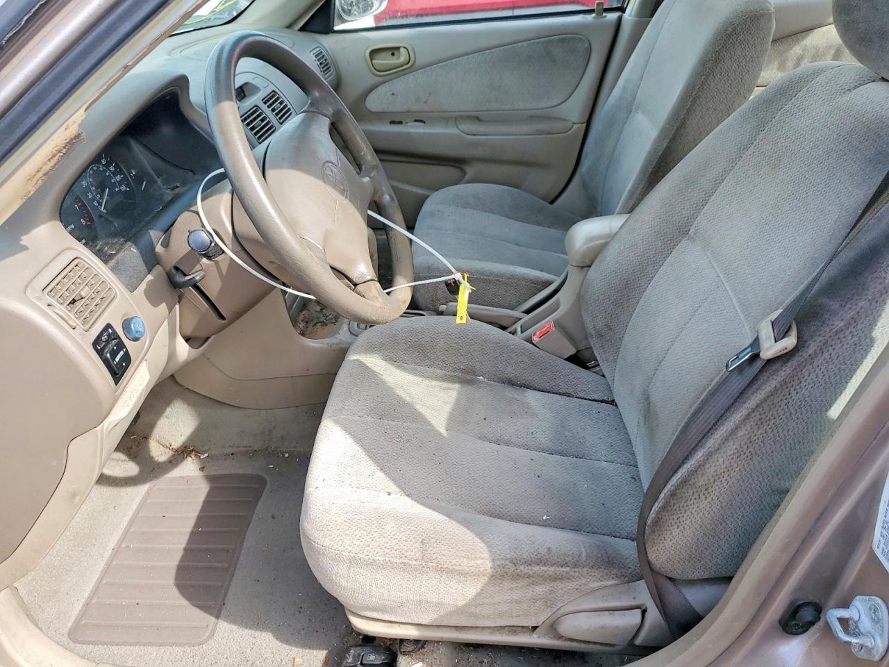 2001 Toyota Corolla Le - Image 7