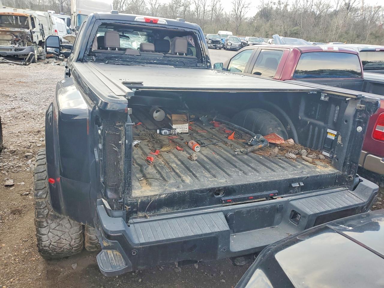2025 Ford F450 Super Duty - Image 6