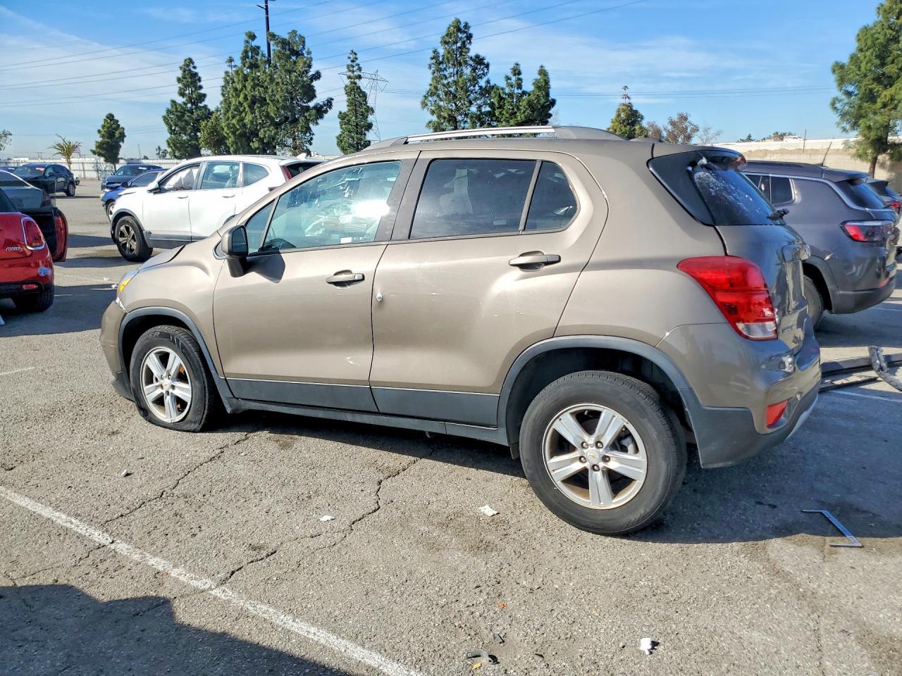 2021 Chevrolet Trax 1Lt - Фото 2