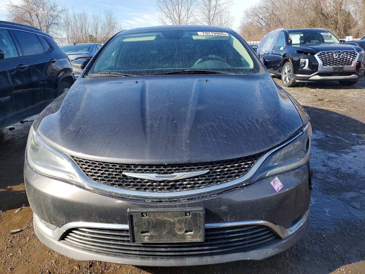 2016 Chrysler 200 Limited - Image 5