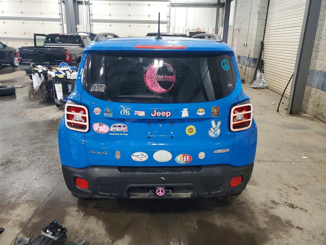 2015 Jeep Renegade Latitude - Image 6