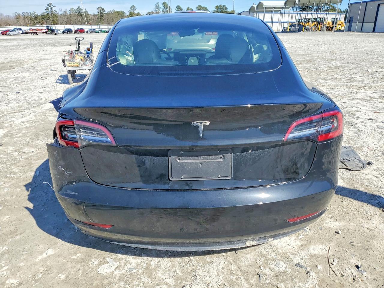 2023 Tesla Model 3 - Image 6