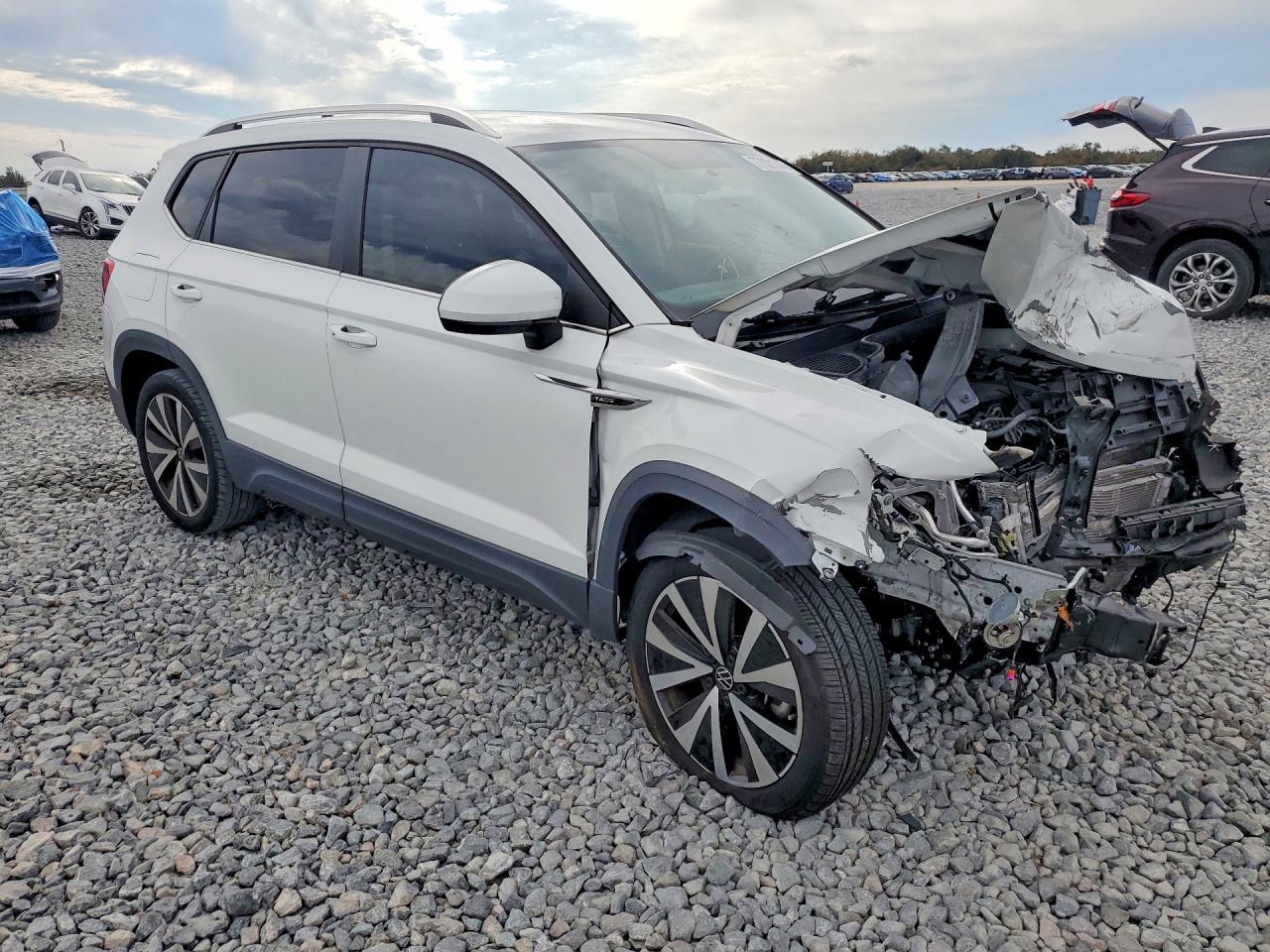 2022 Volkswagen Taos Se - Фото 4