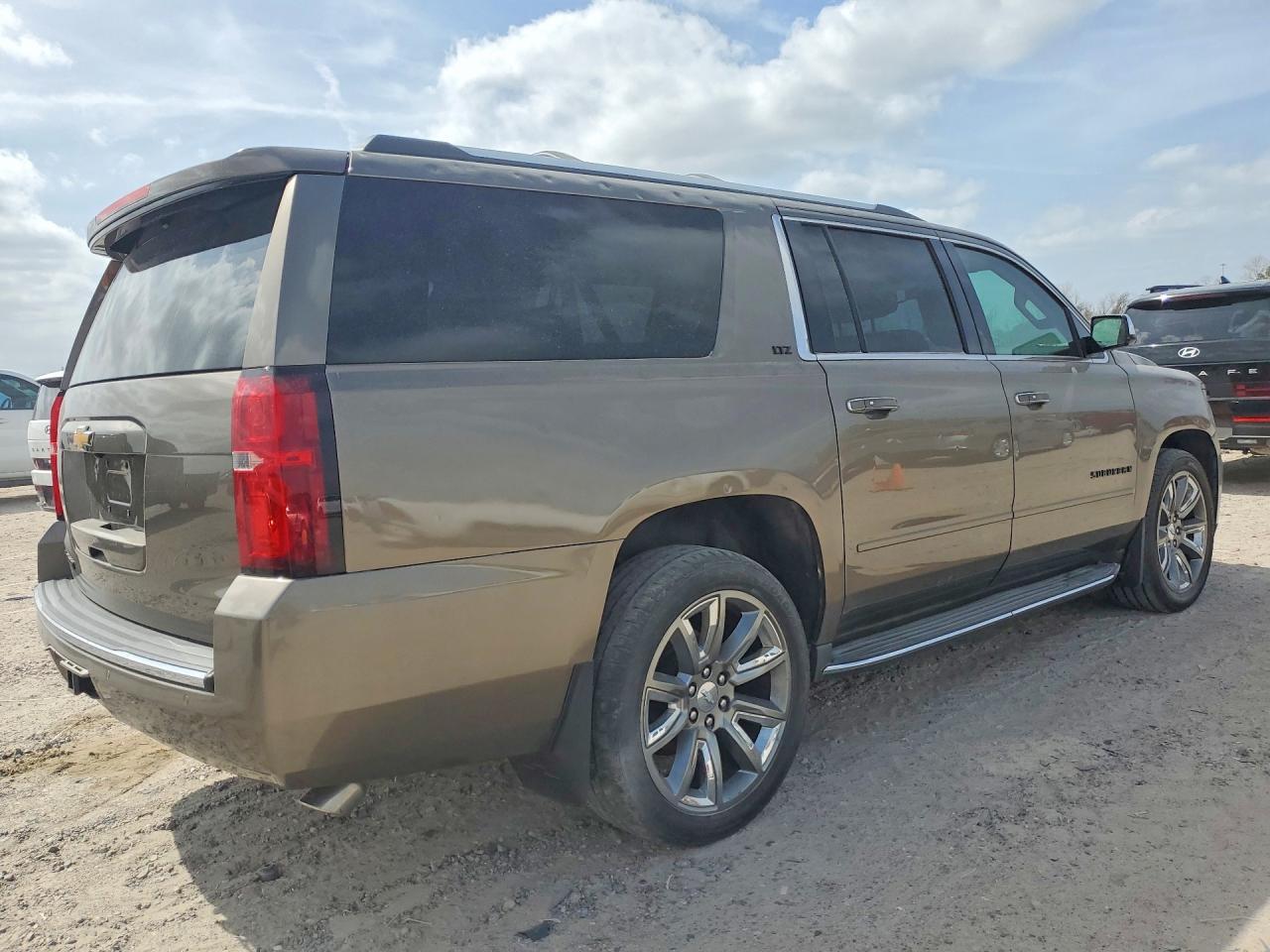 2016 Chevrolet Suburban K1500 Ltz - Фото 3