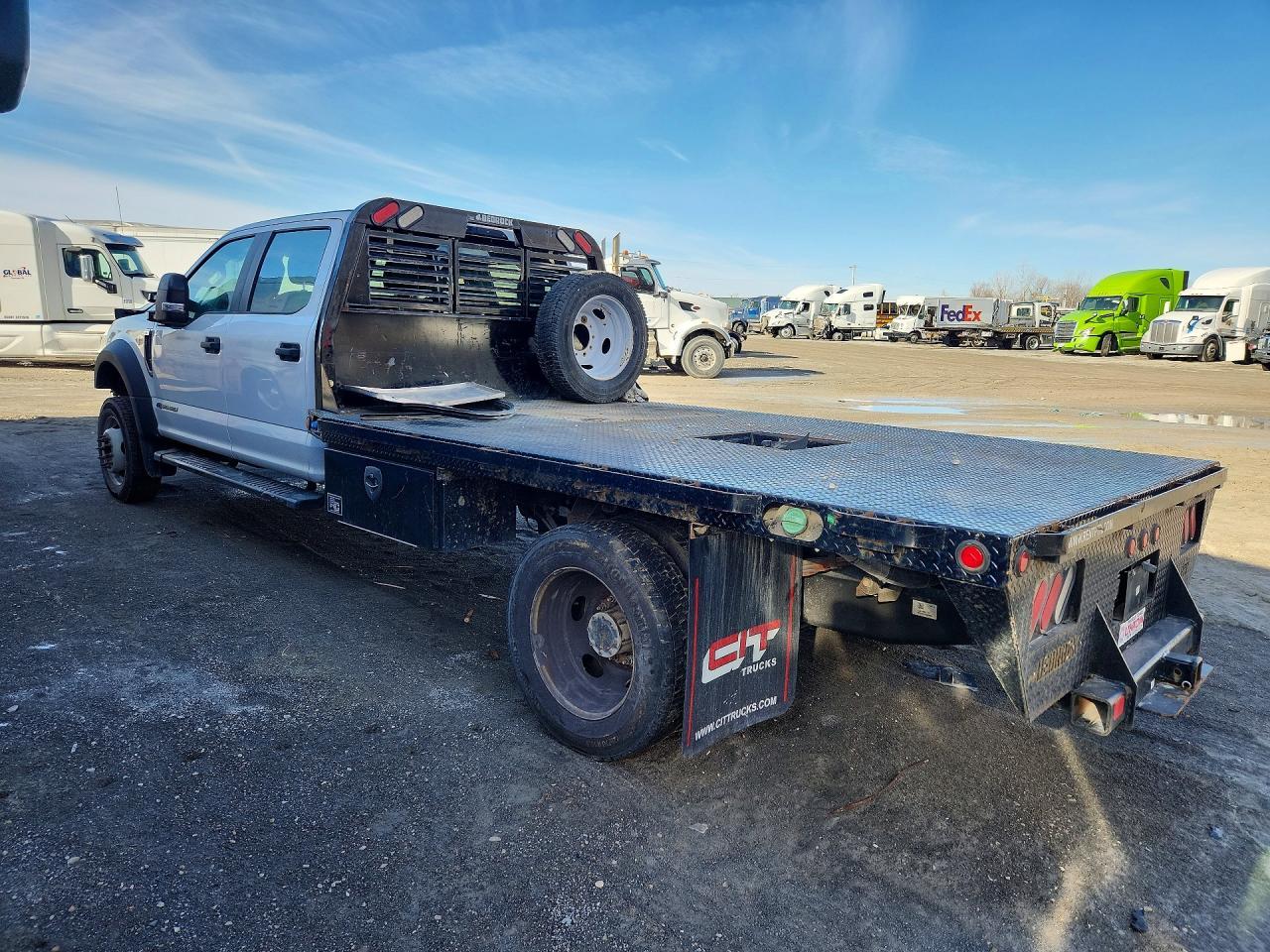 2022 Ford F550 Super Duty Flatbed Truck - Фото 2