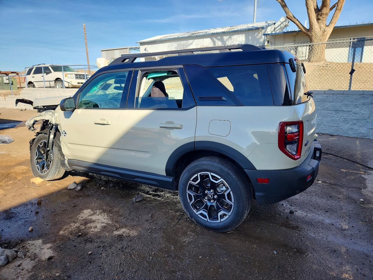 2025 Ford Bronco Sport Outer Banks - Фото 2