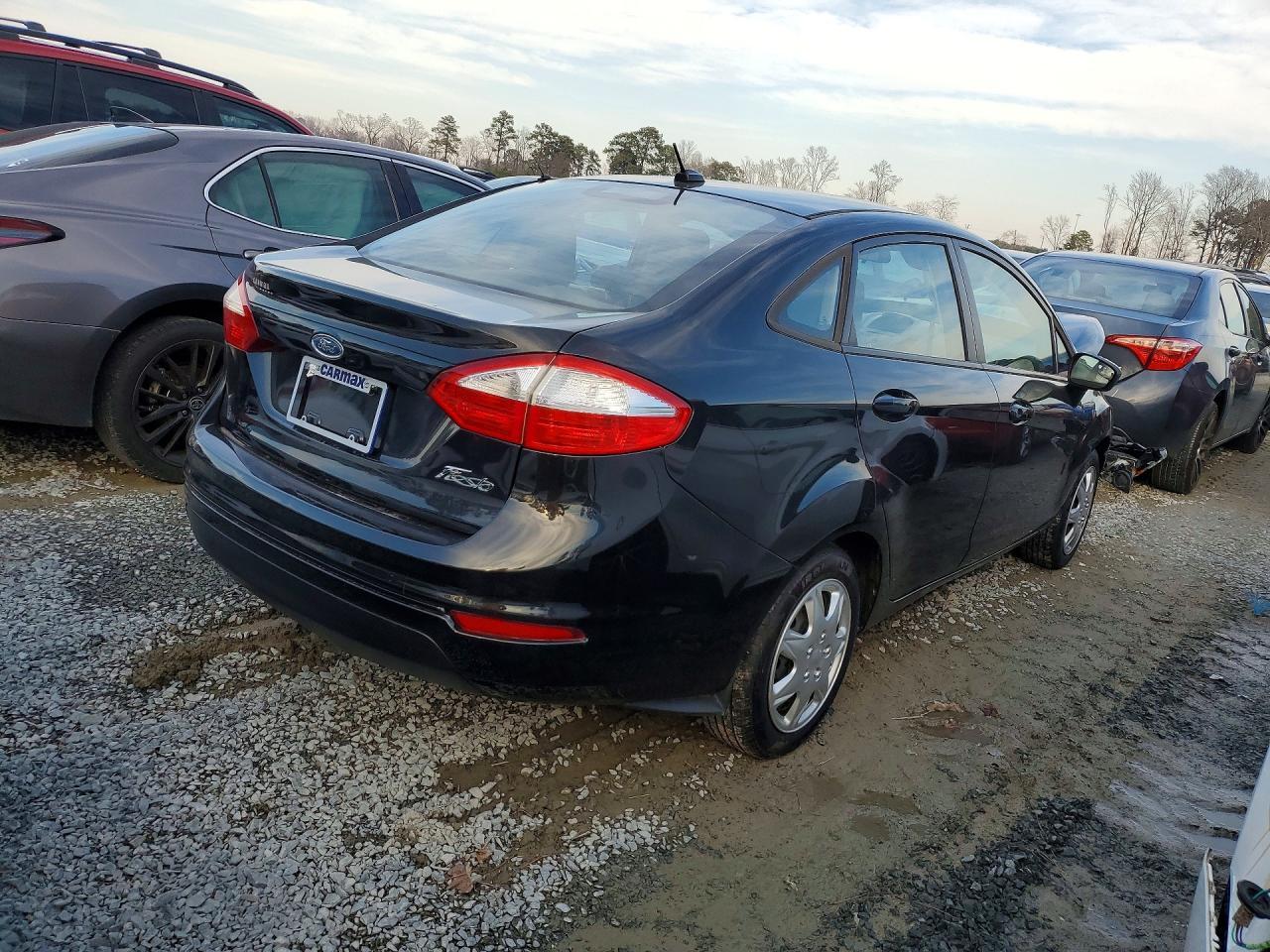 2014 Ford Fiesta S - Image 3