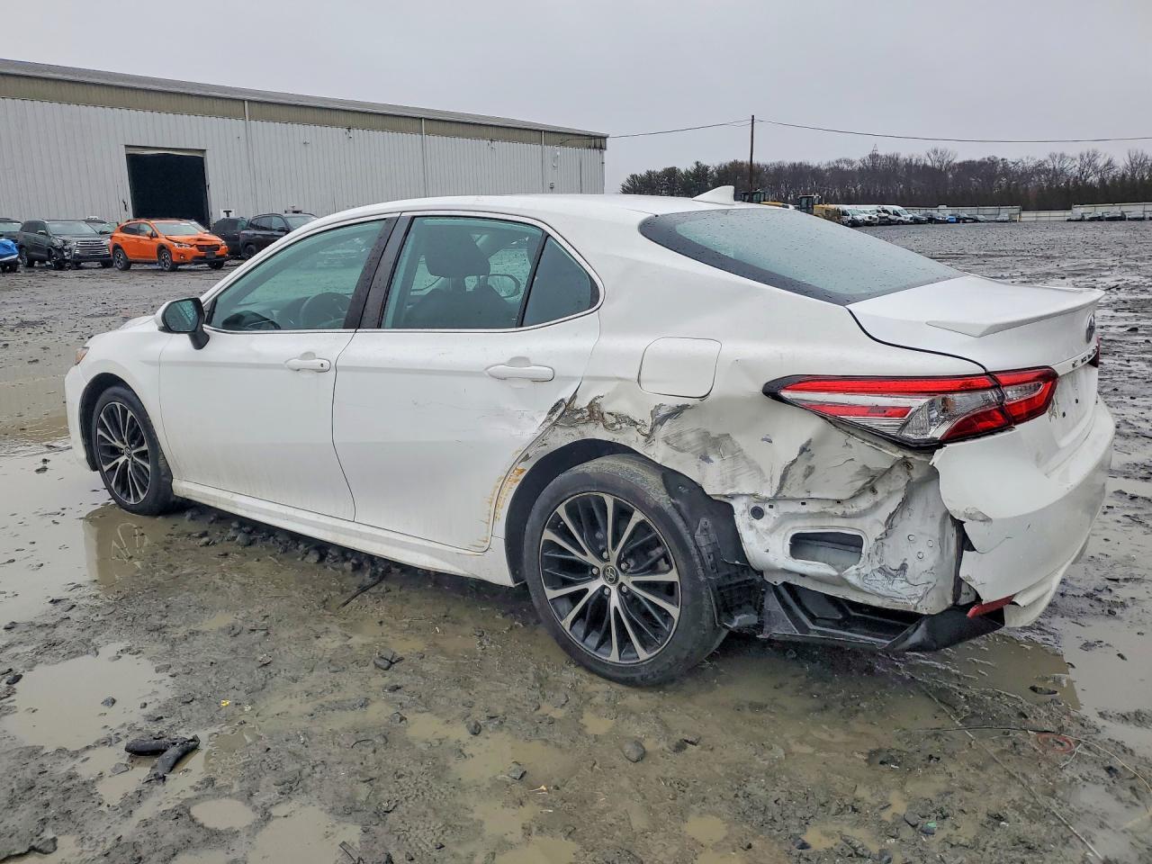 2019 Toyota Camry L - Фото 2