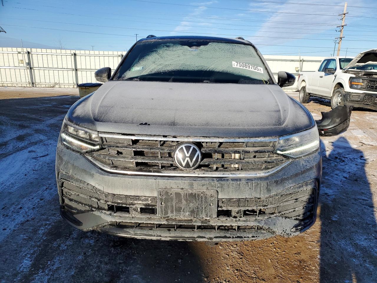 2022 Volkswagen Tiguan - Image 5