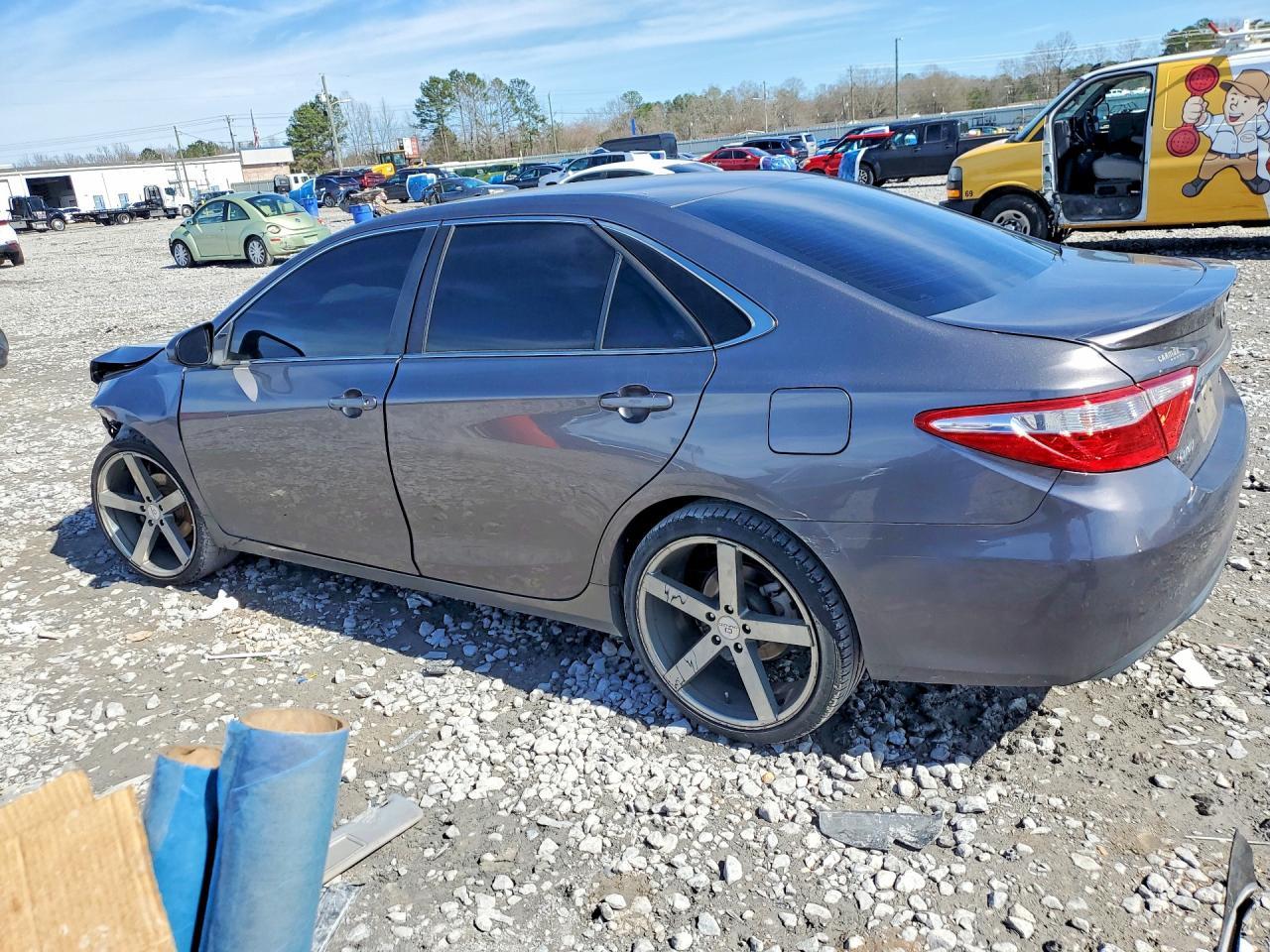 2017 Toyota Camry Le - Фото 2