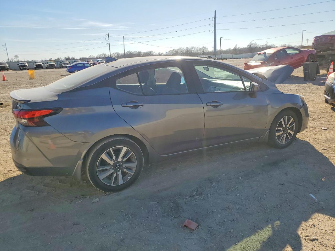 2020 Nissan Versa Sv - Image 3