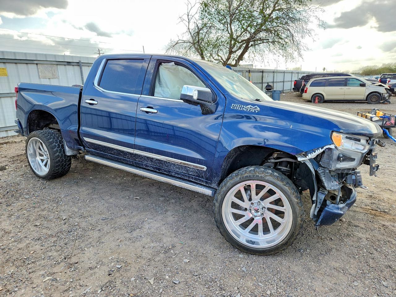 2022 Chevrolet Silverado K1500 High Country - Image 4