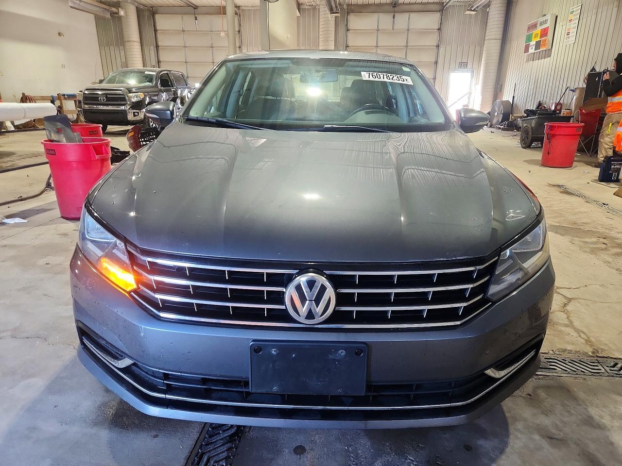2016 Volkswagen Passat Se - Фото 5
