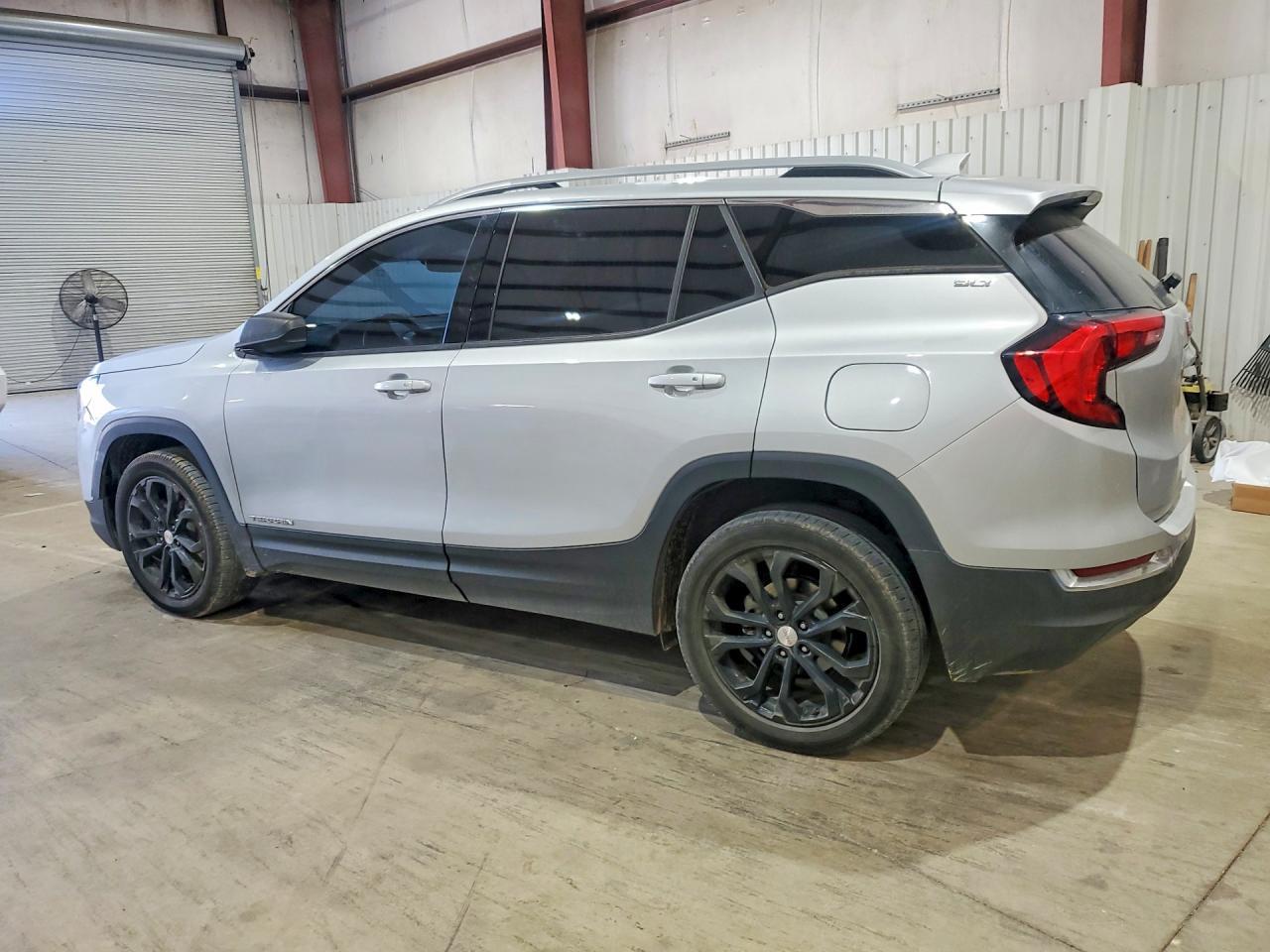 2021 GMC Terrain Slt - Фото 2