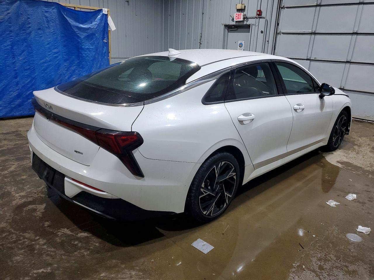 2025 Kia K5 - Фото 3