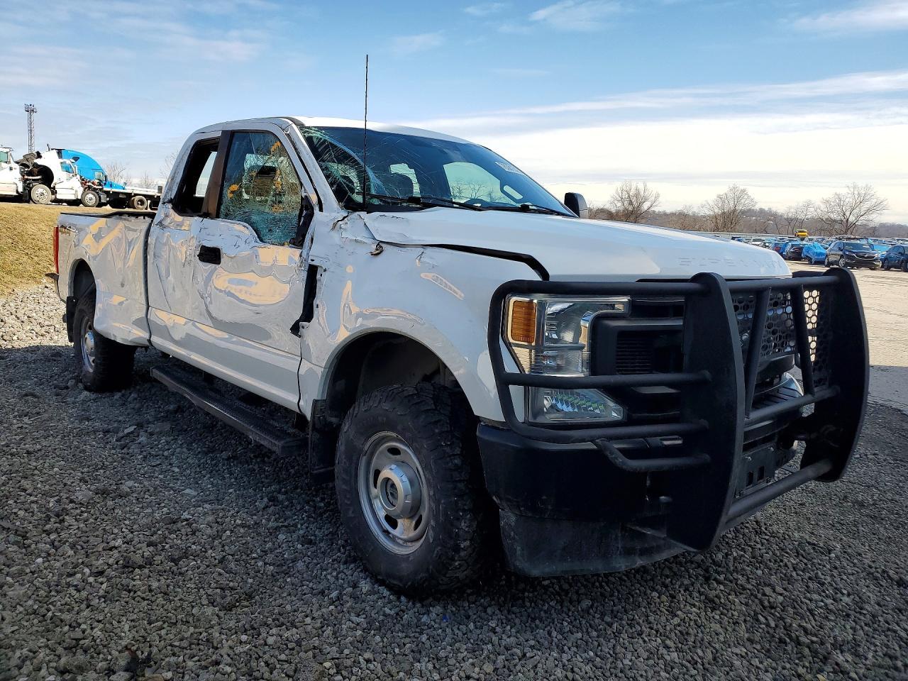 2022 Ford F350 Super Duty - Фото 4