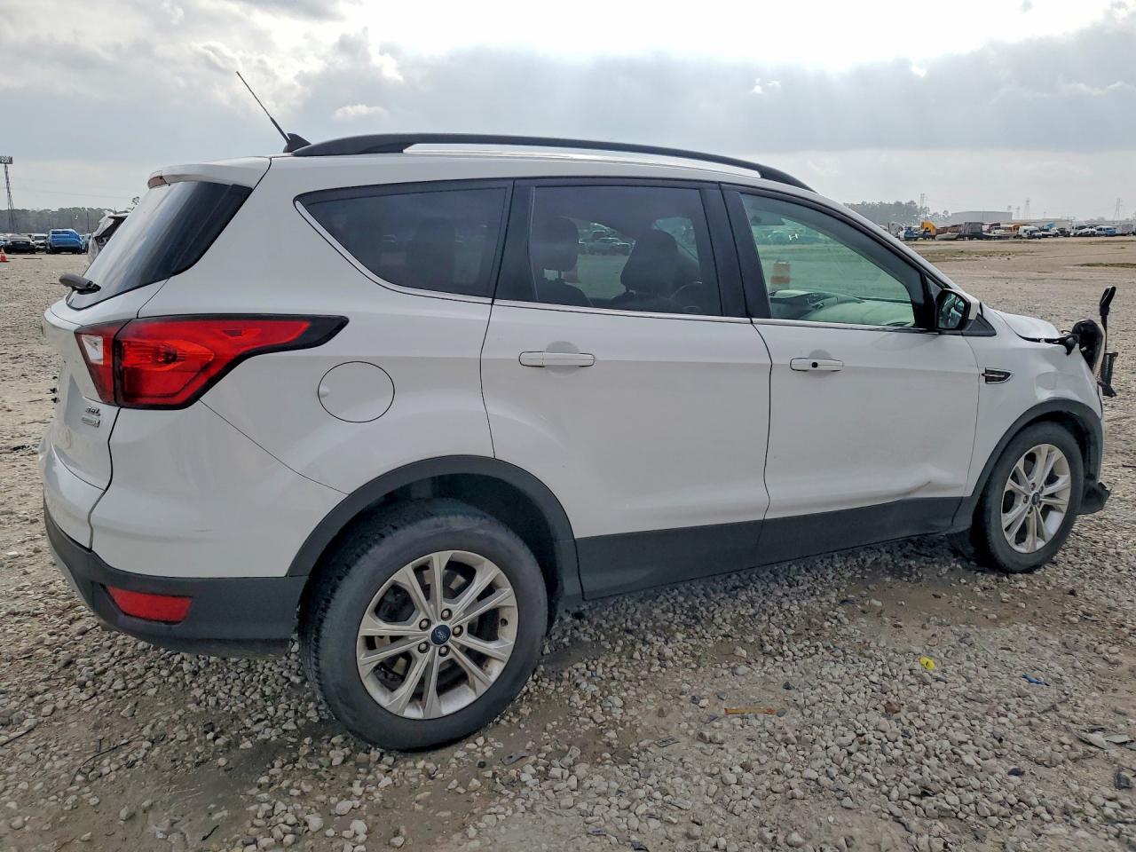 2019 Ford Escape Sel - Фото 3